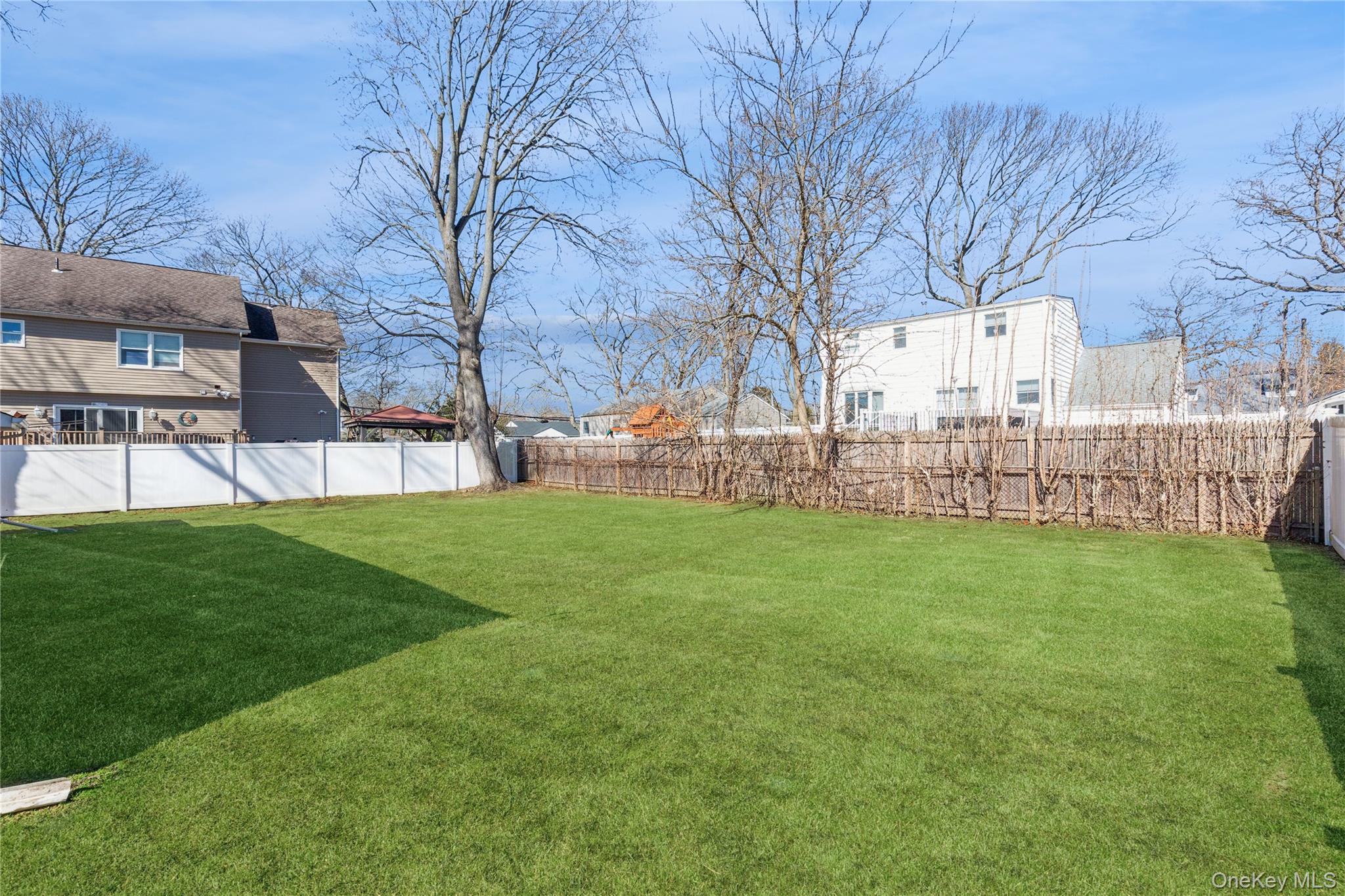 #16 photo, 3 Grand Haven Drive, সাফোক কাউন্টি Commack , NY 11725