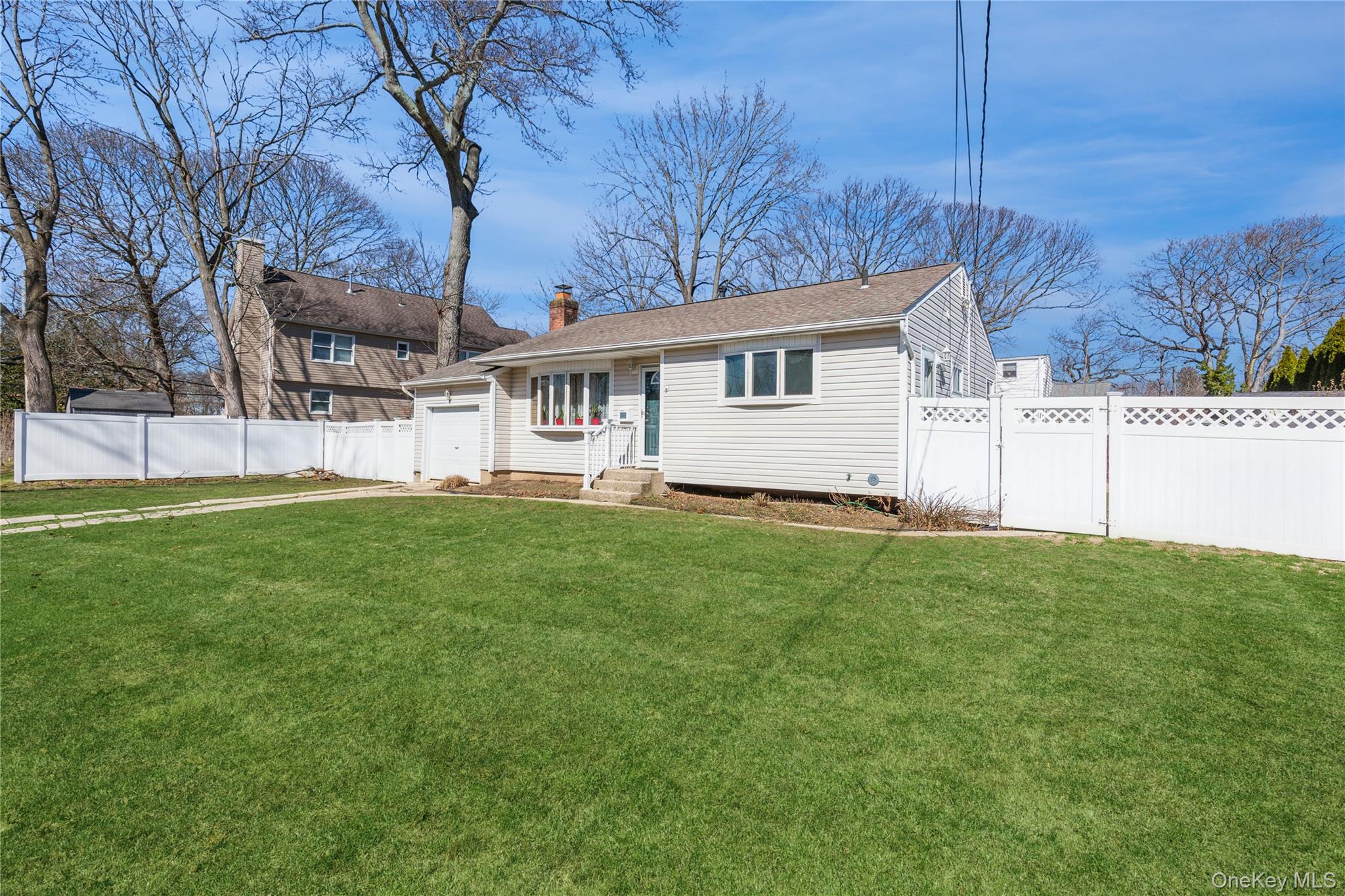 #2 photo, 3 Grand Haven Drive, সাফোক কাউন্টি Commack , NY 11725