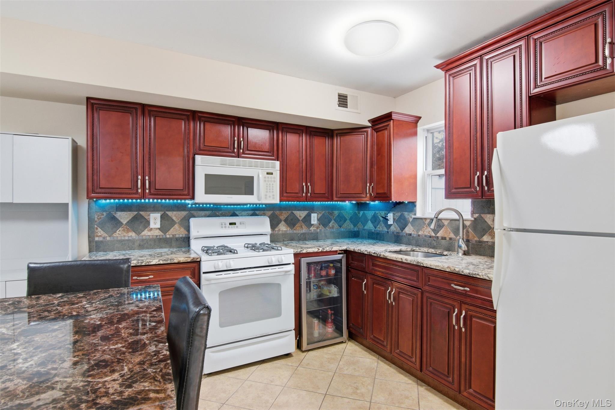 #11 photo, 2760 Schleigel Boulevard, সাফোক কাউন্টি Amityville , NY 11701