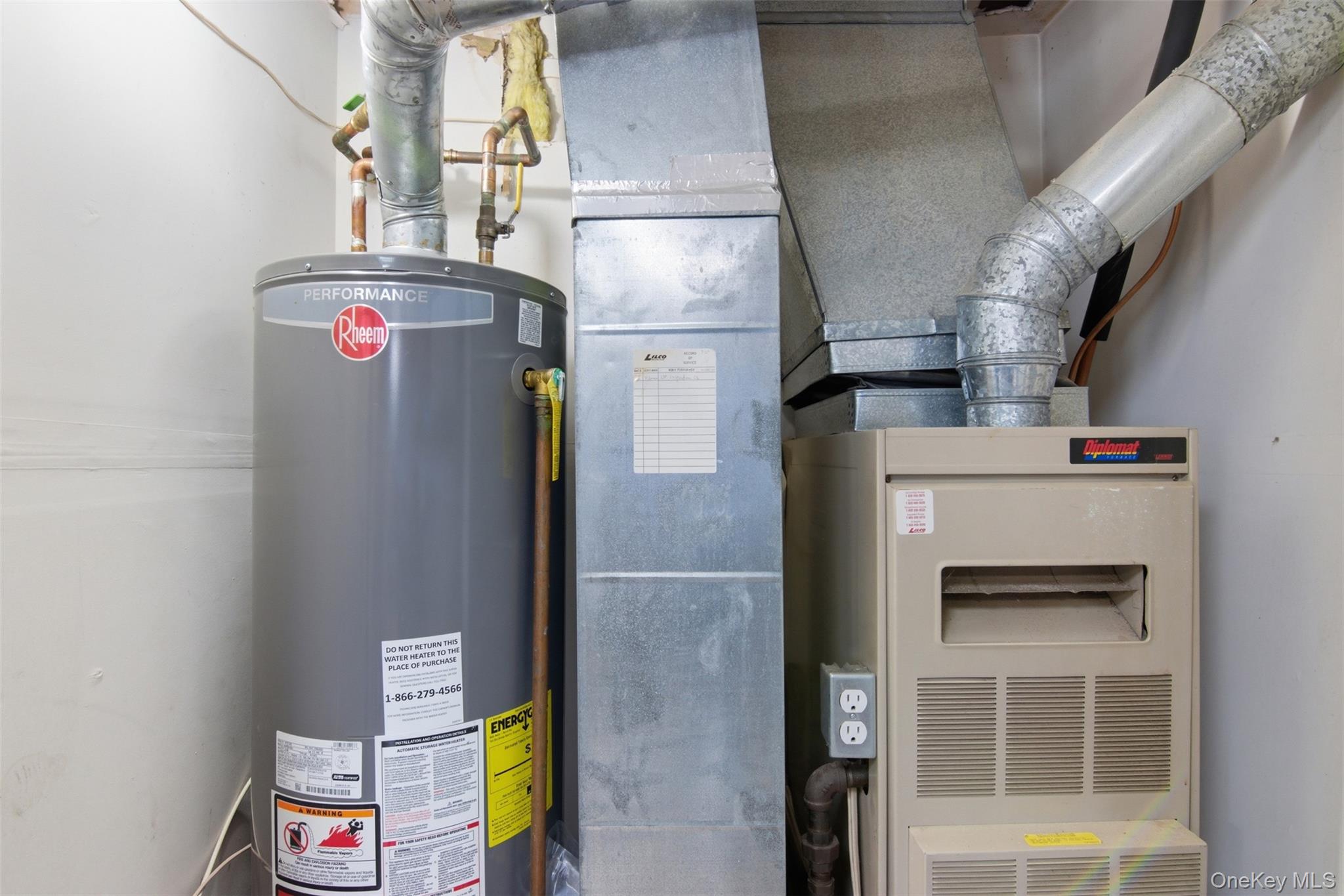 #14 photo, 2760 Schleigel Boulevard, সাফোক কাউন্টি Amityville , NY 11701