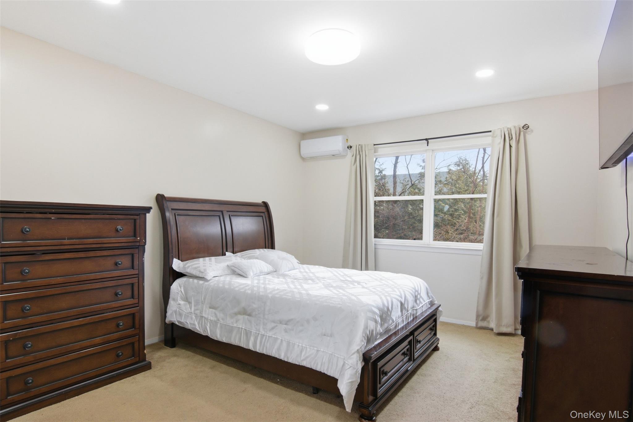 #18 photo, 2760 Schleigel Boulevard, সাফোক কাউন্টি Amityville , NY 11701