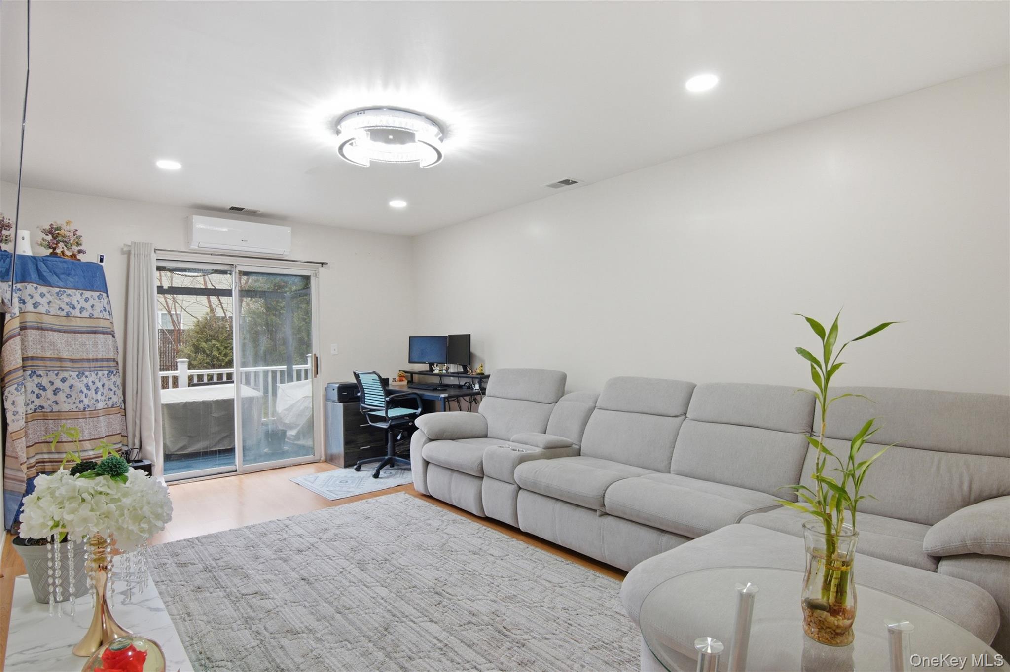 #4 photo, 2760 Schleigel Boulevard, সাফোক কাউন্টি Amityville , NY 11701