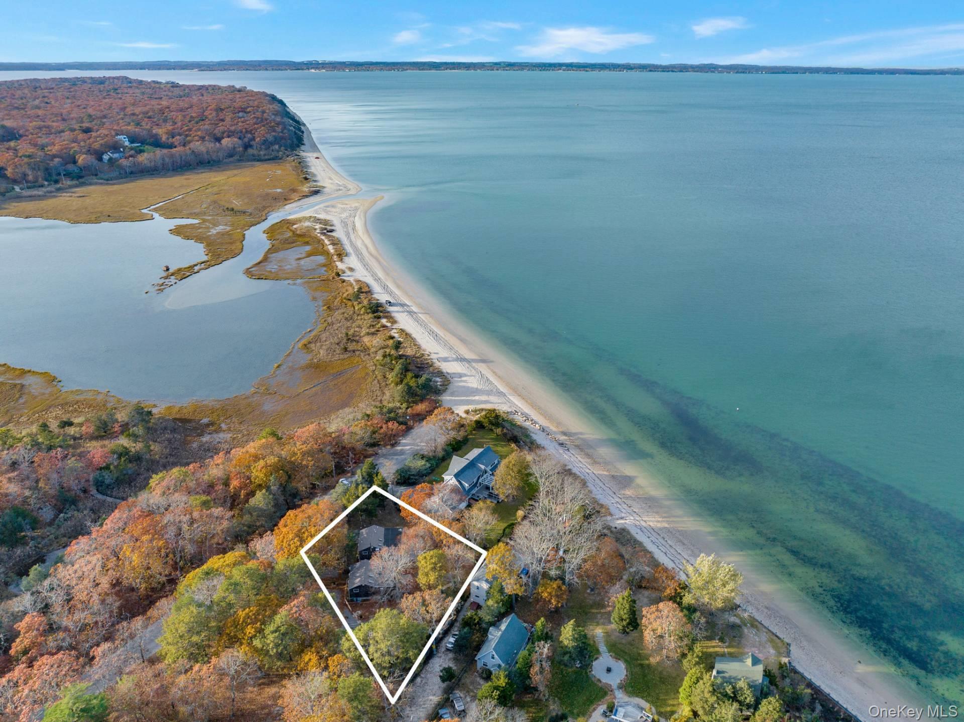 #1 photo, 14 E Landing Road, সাফোক কাউন্টি Hampton Bays , NY 11946