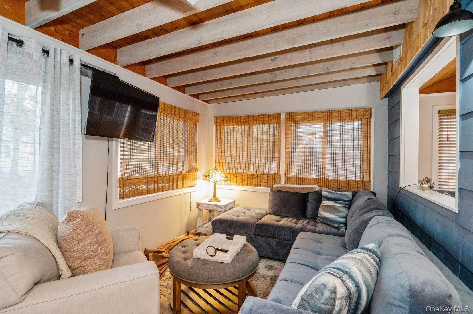 #17 photo, 14 E Landing Road, সাফোক কাউন্টি Hampton Bays , NY 11946