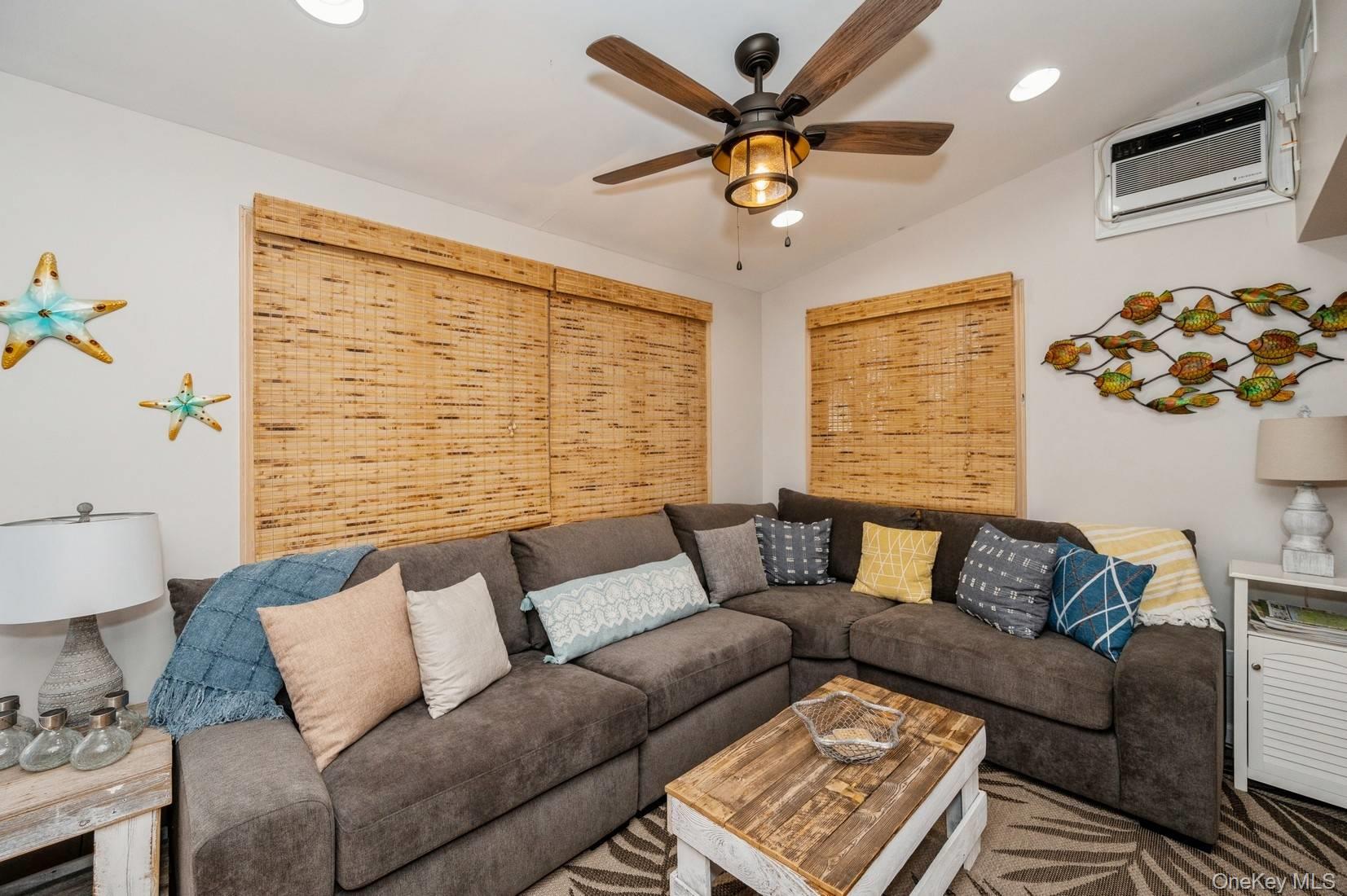 #19 photo, 14 E Landing Road, সাফোক কাউন্টি Hampton Bays , NY 11946