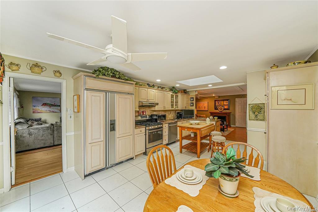 #9 photo, 33 Peachtree Lane, सफ़ोक काउंटी Mount Sinai , NY 11766