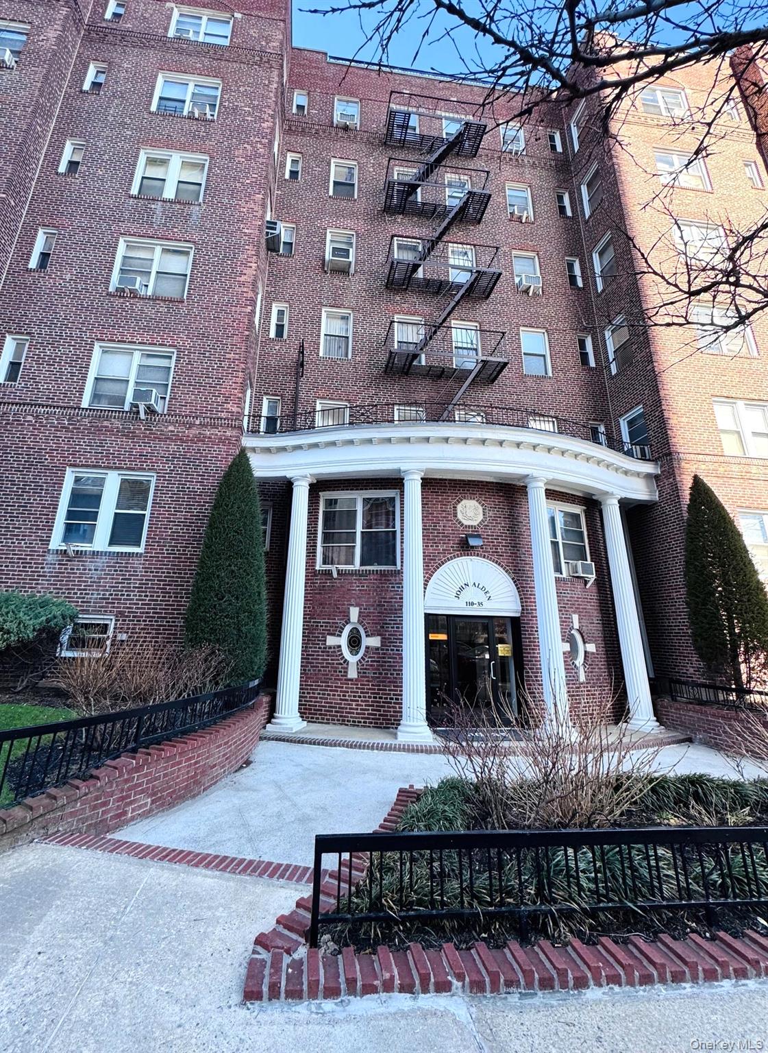 #1 photo, 110-35 72 Road, কুইন্‌স Forest Hills , NY 11375