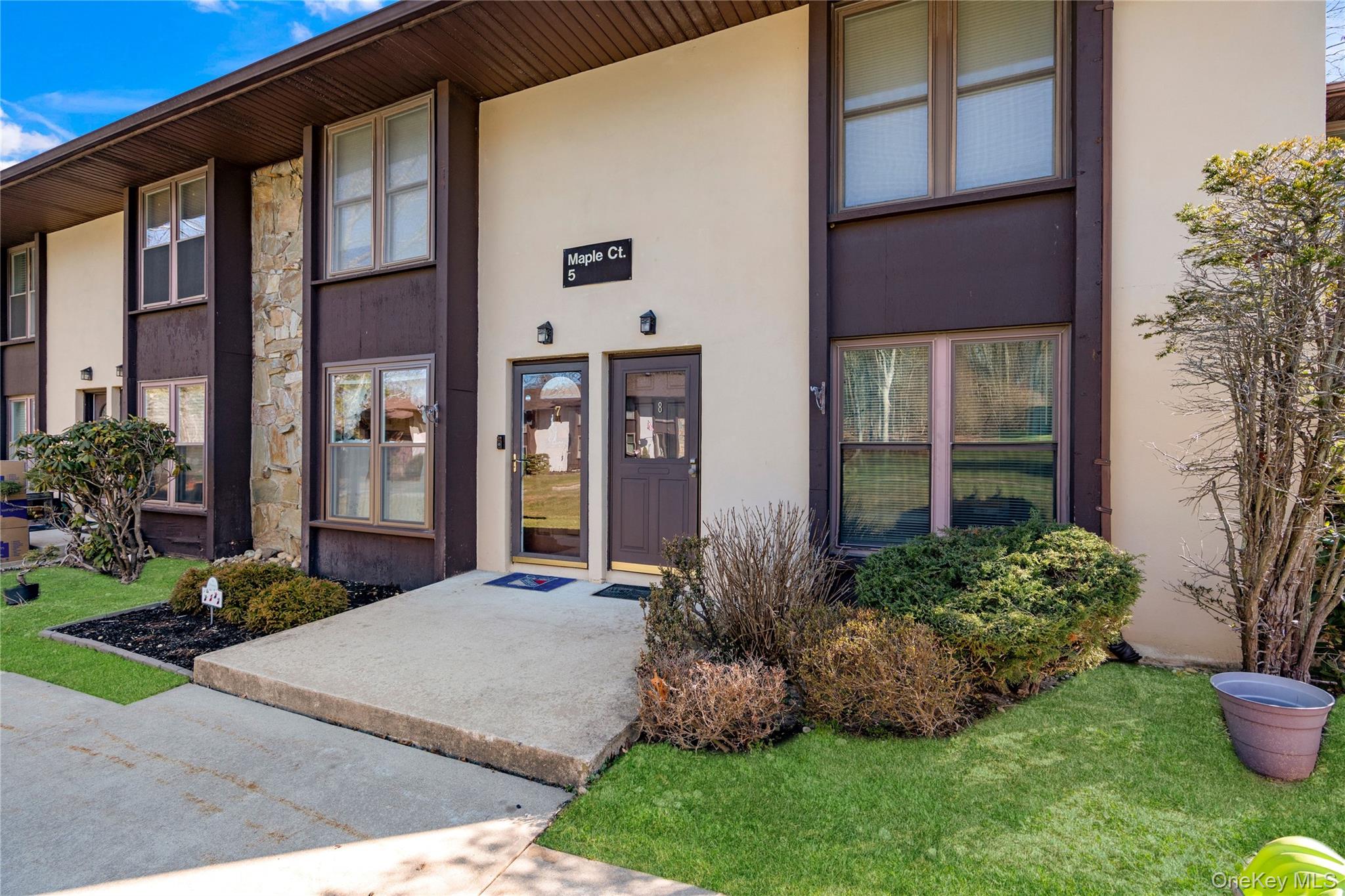 #1 photo, 7 Maple Court, সাফোক কাউন্টি Selden , NY 11784