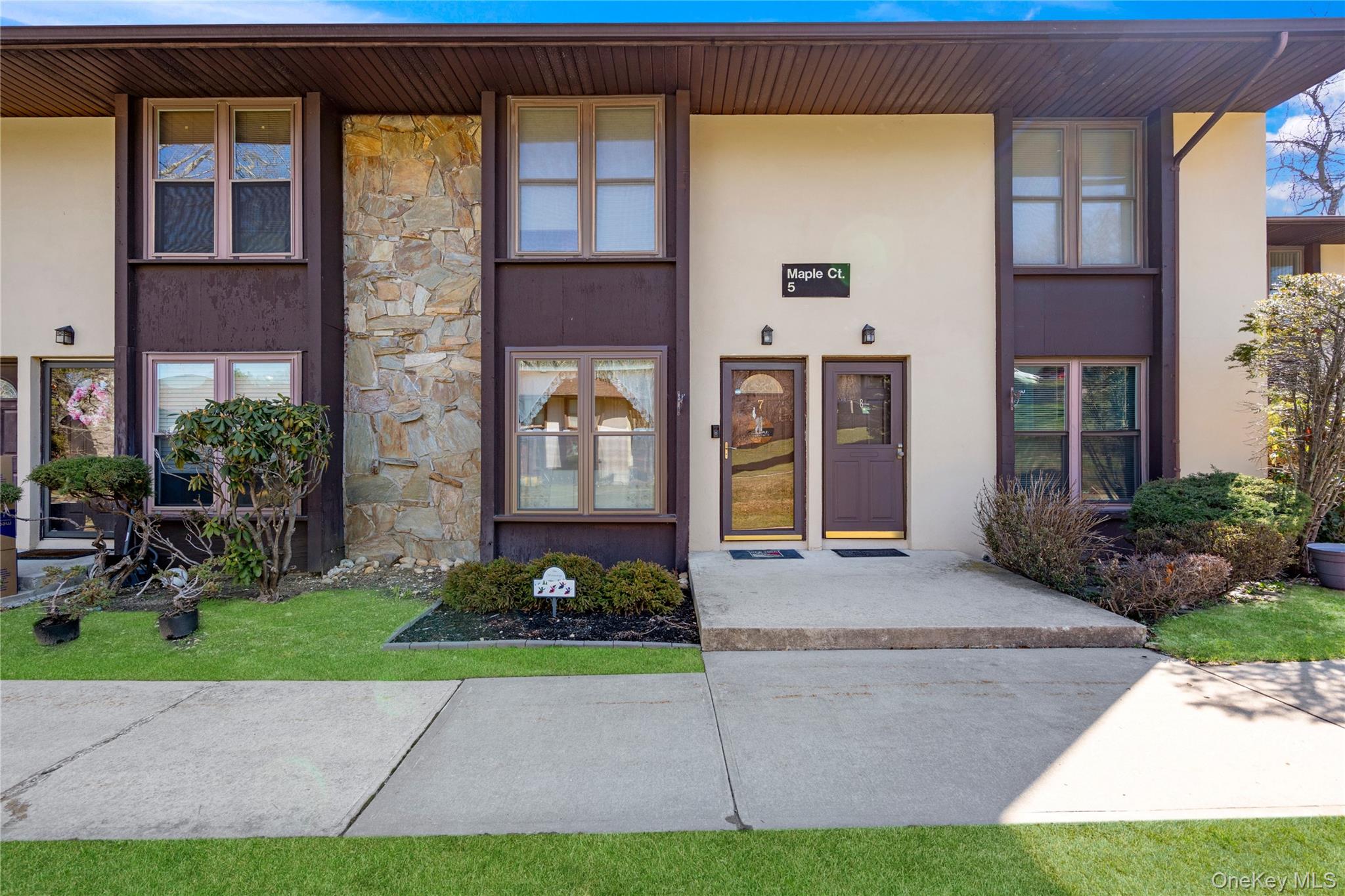 #2 photo, 7 Maple Court, সাফোক কাউন্টি Selden , NY 11784