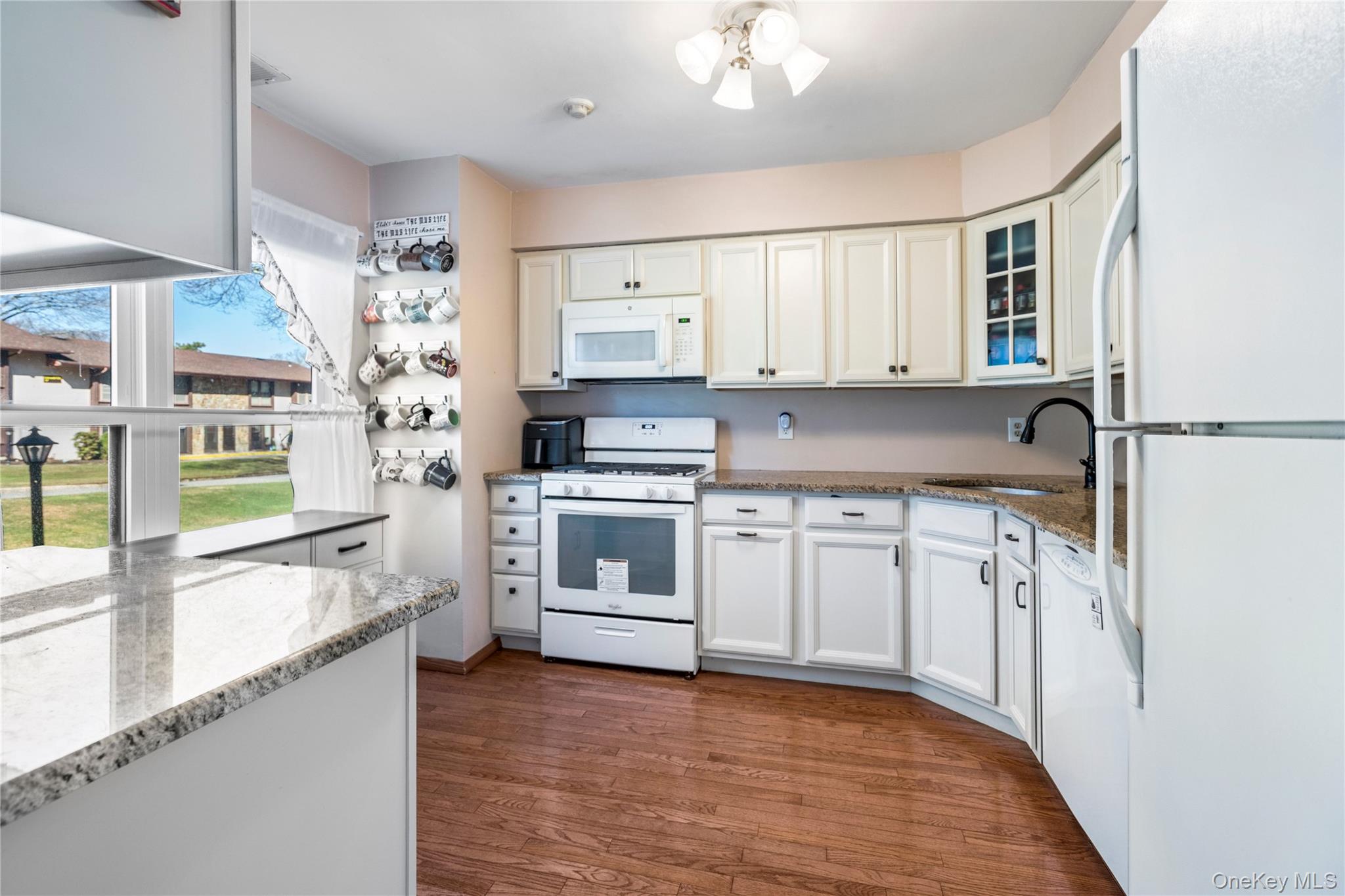 #5 photo, 7 Maple Court, সাফোক কাউন্টি Selden , NY 11784