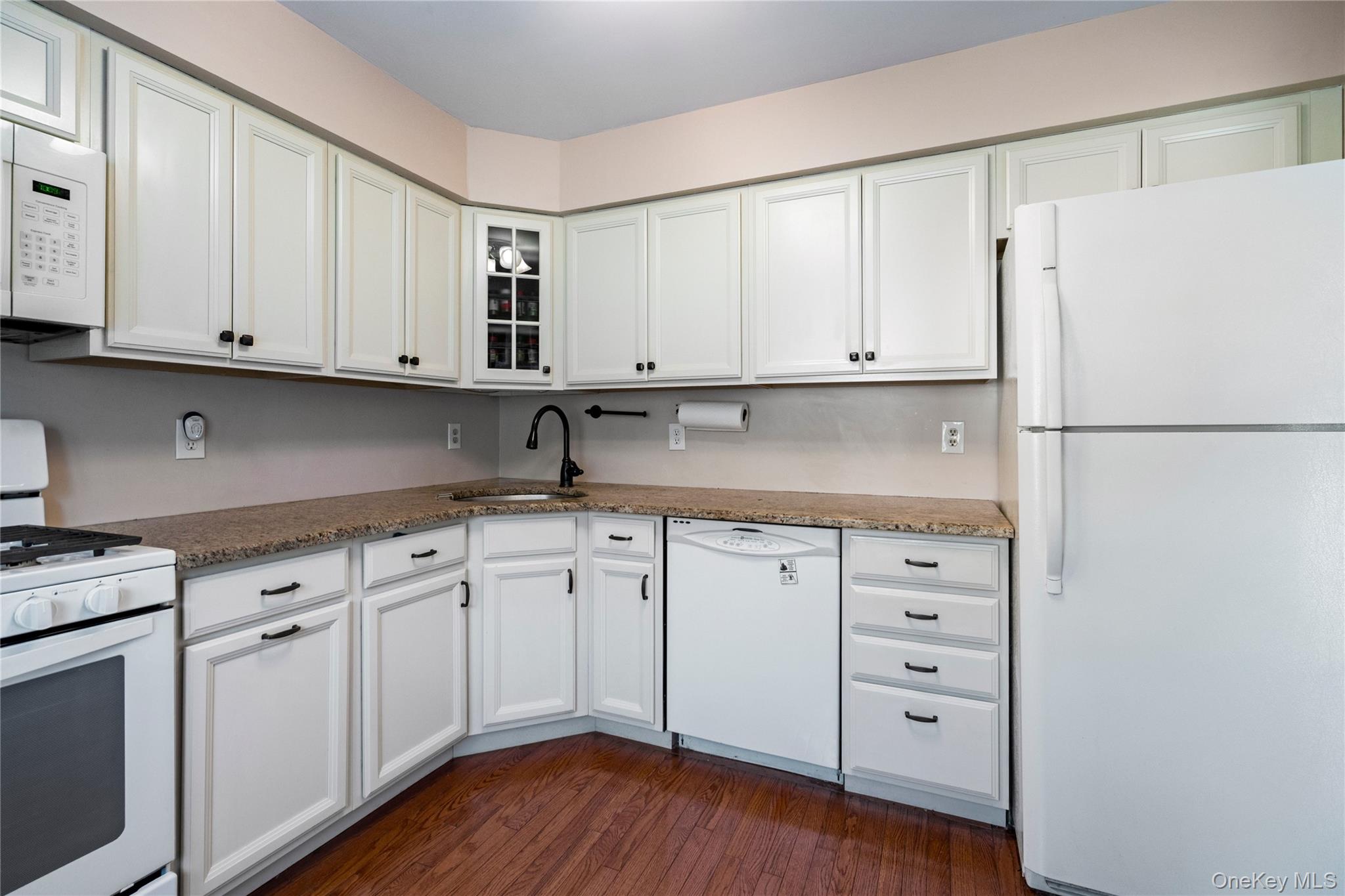 #6 photo, 7 Maple Court, সাফোক কাউন্টি Selden , NY 11784