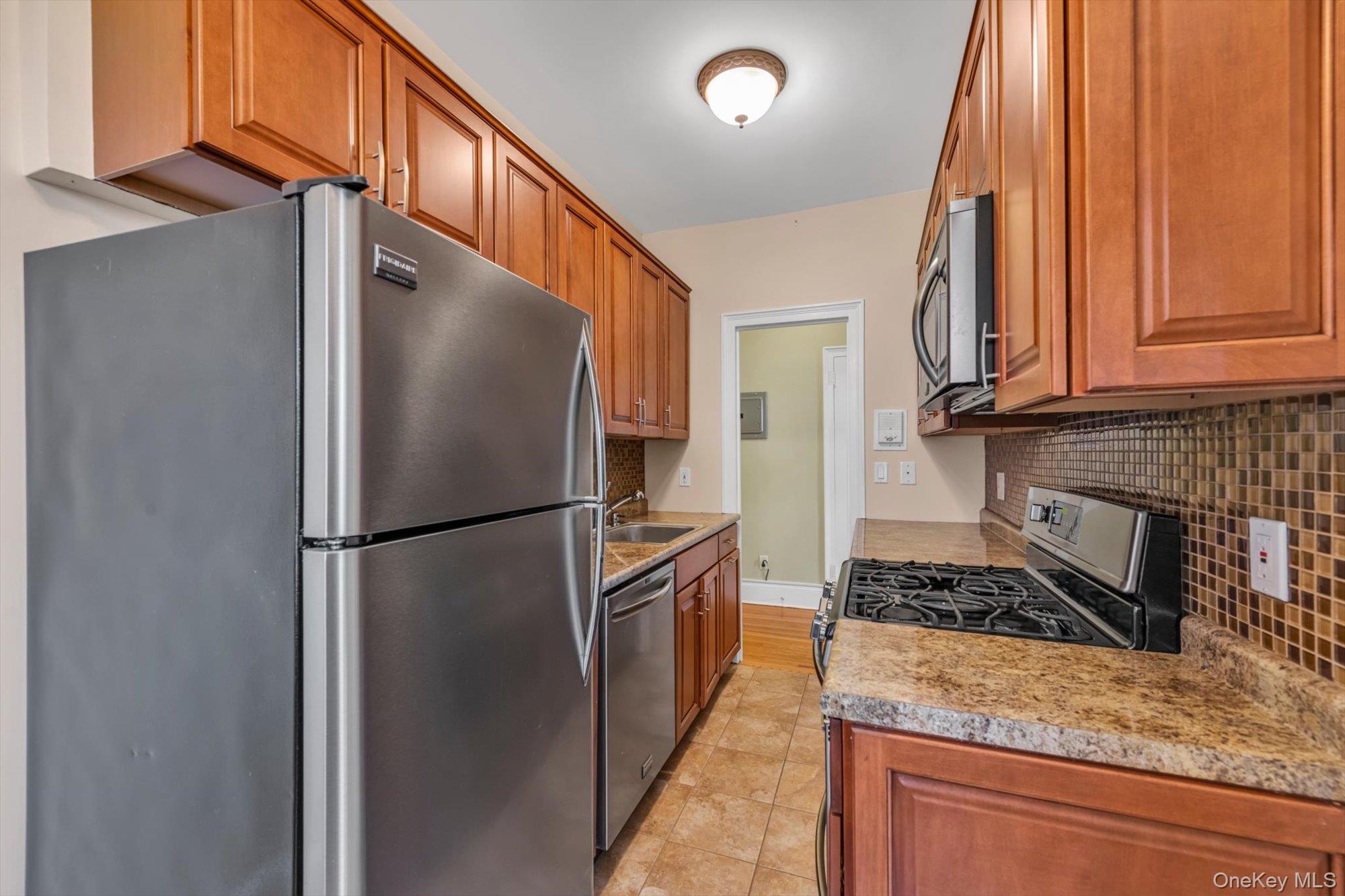 #11 photo, 141 Woodmere Boulevard, নাসাউ কাউন্টি Woodmere , NY 11598