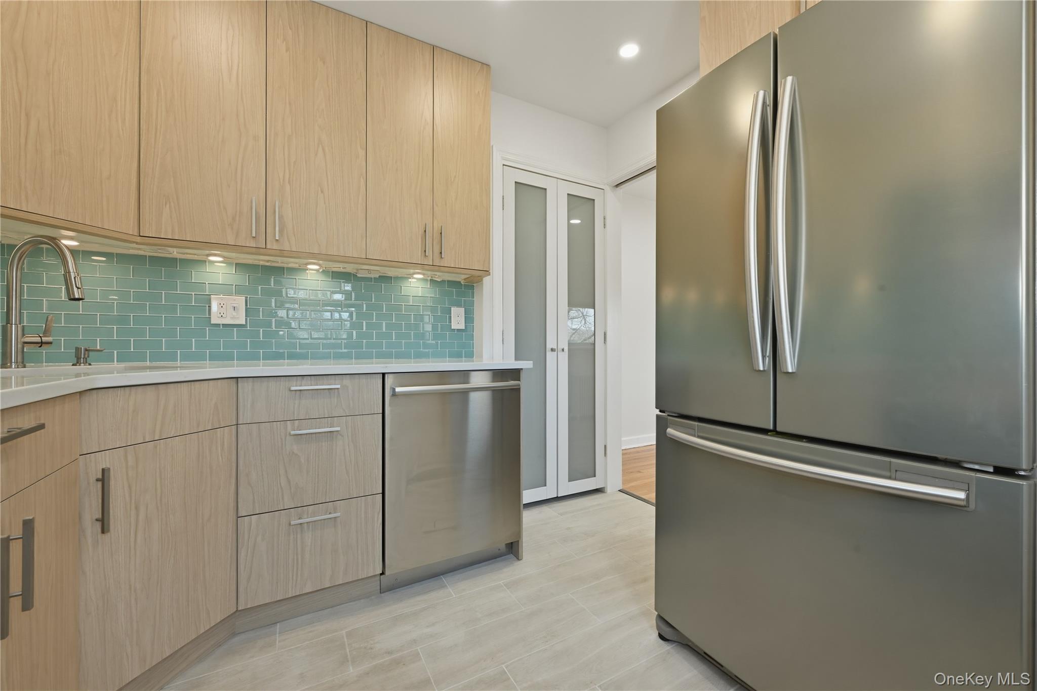 #11 photo, 260-55 Union Turnpike, Glen Oaks , NY 11004