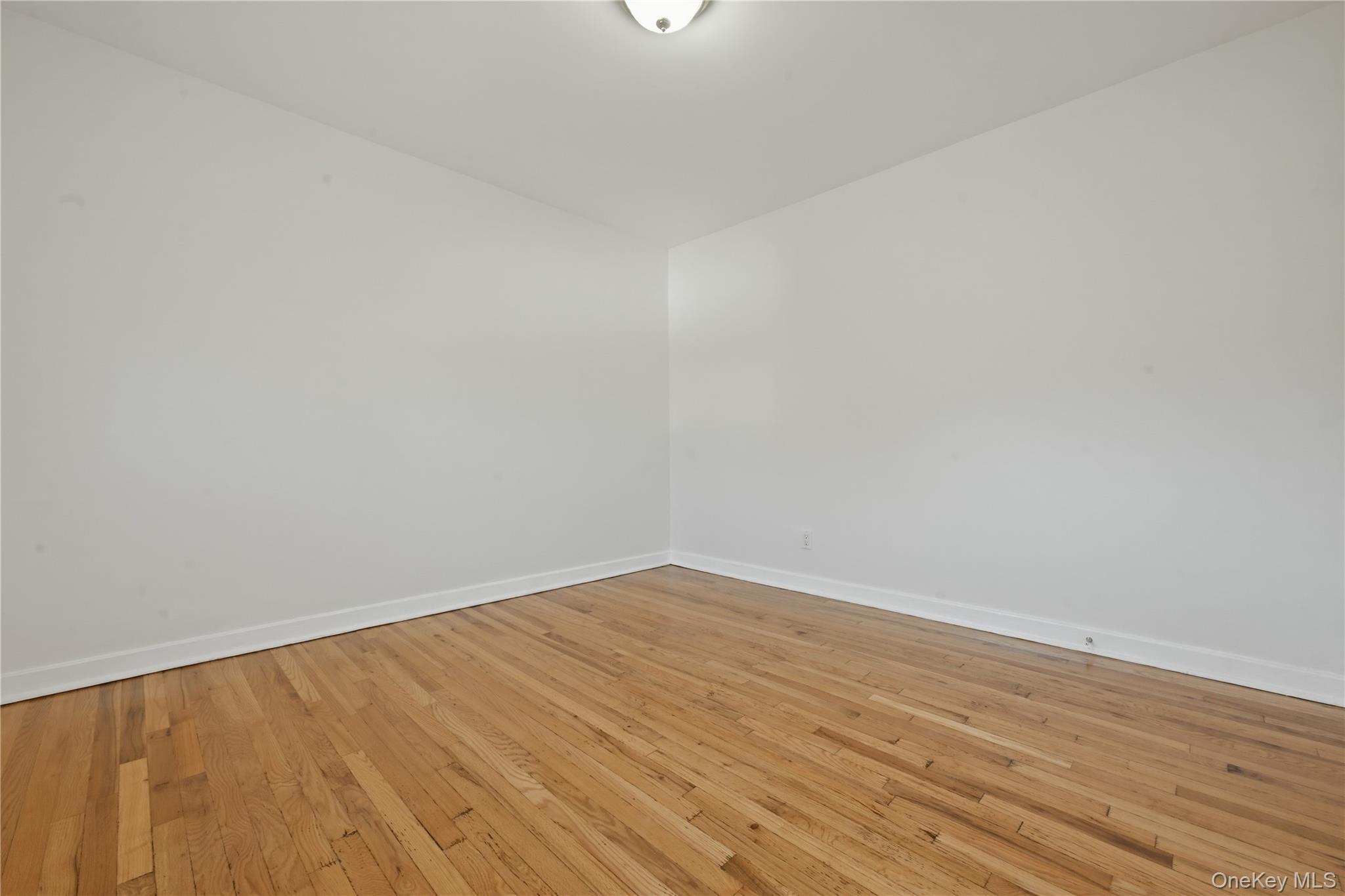 #15 photo, 260-55 Union Turnpike, Glen Oaks , NY 11004