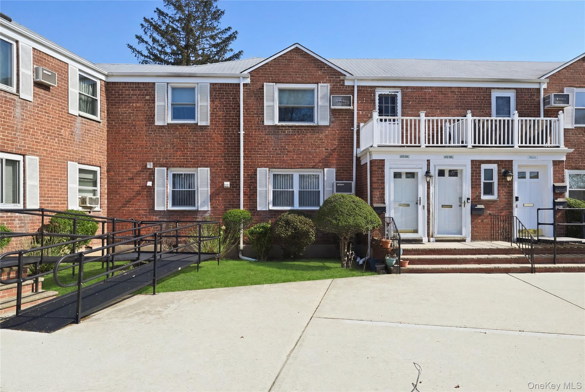 #2 photo, 260-55 Union Turnpike, Glen Oaks , NY 11004