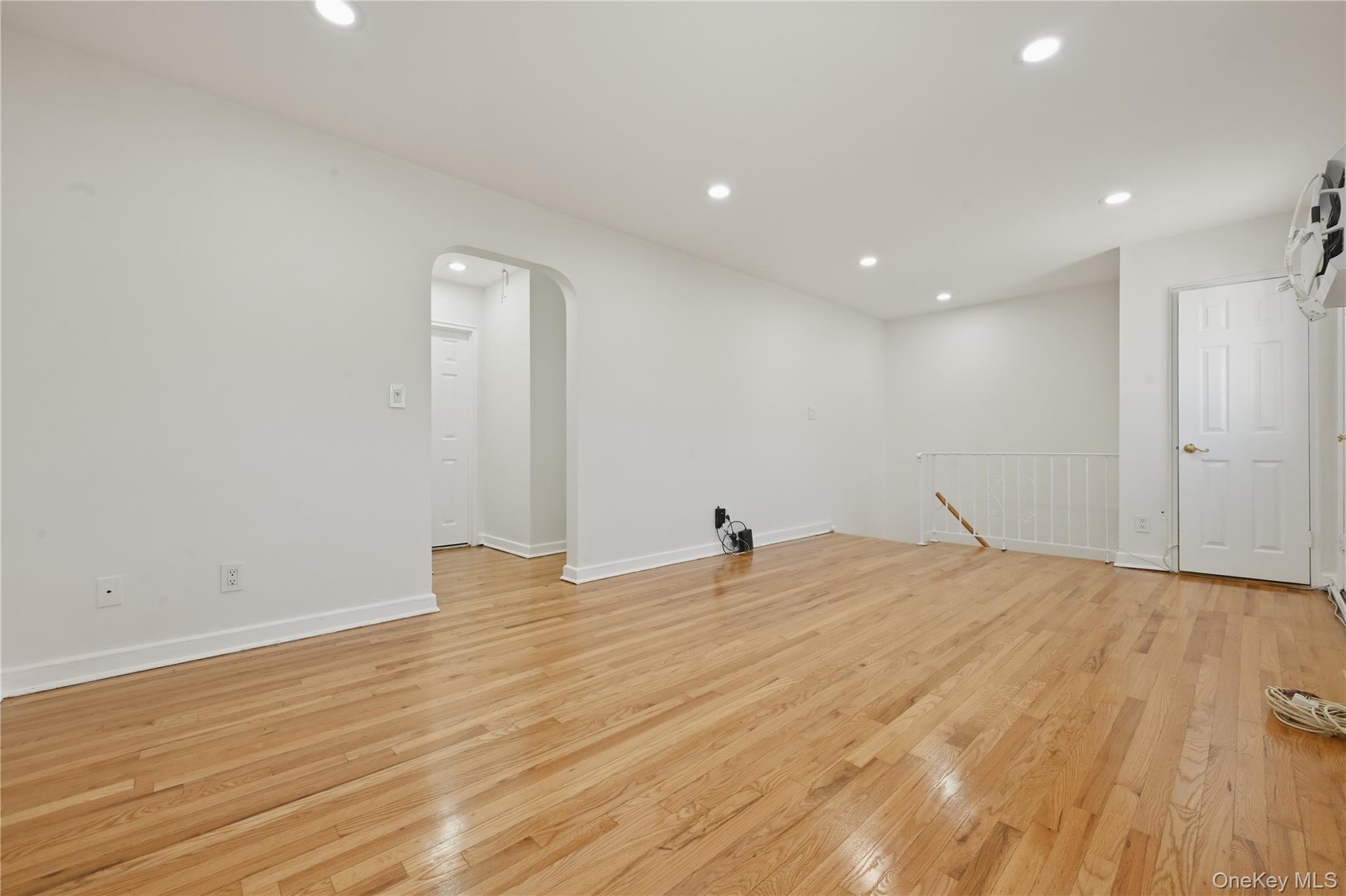 #5 photo, 260-55 Union Turnpike, Glen Oaks , NY 11004