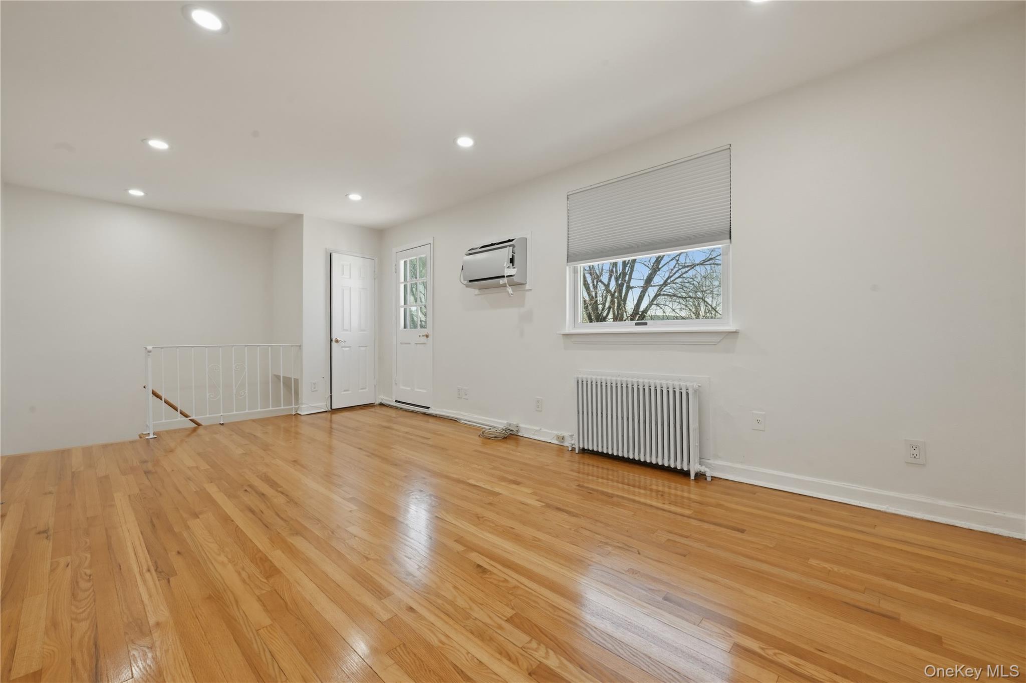 #6 photo, 260-55 Union Turnpike, Glen Oaks , NY 11004