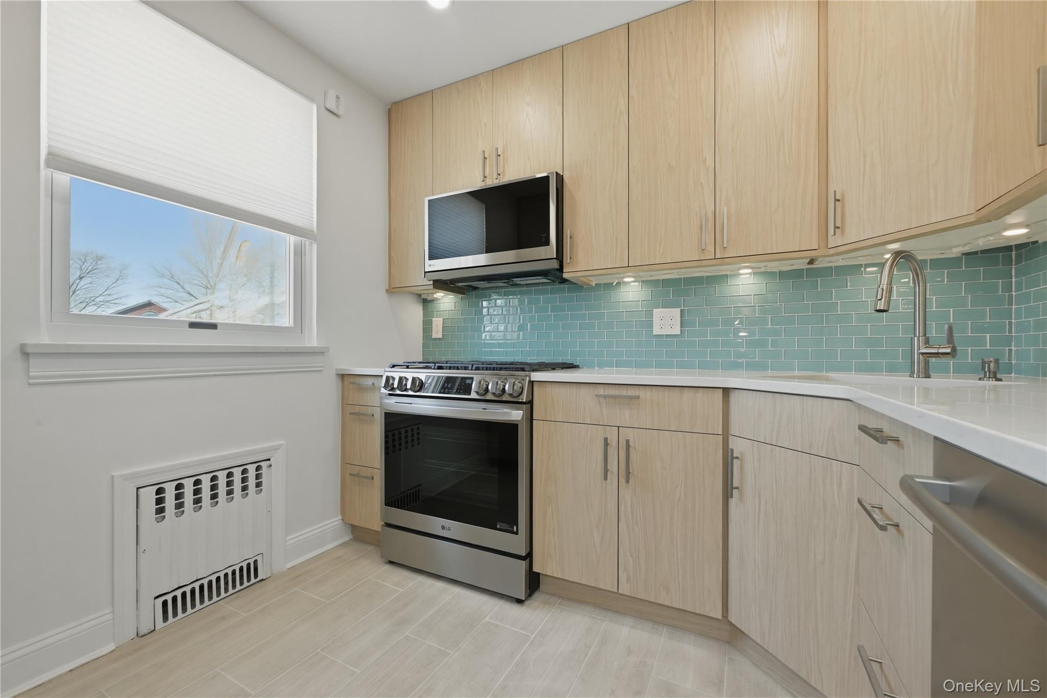 #7 photo, 260-55 Union Turnpike, Glen Oaks , NY 11004