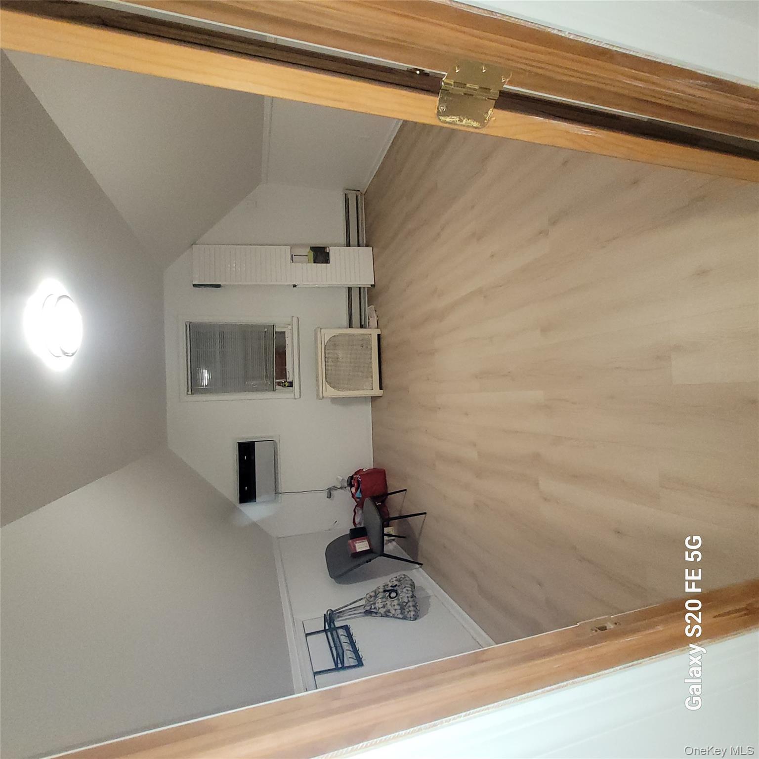 #4 photo, 24607 87th Avenue, Bellerose , NY 11426