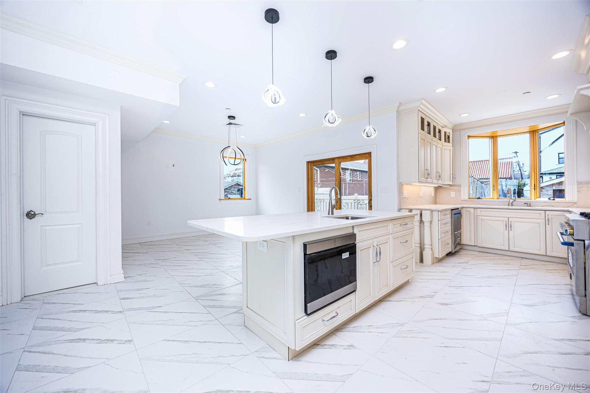 #13 photo, 10-42 Utopia Parkway, Beechhurst , NY 11357