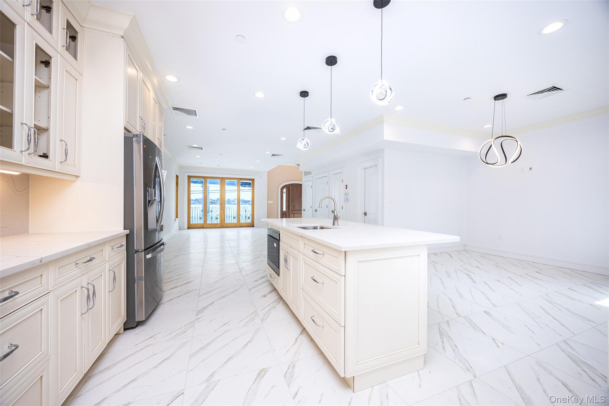 #17 photo, 10-42 Utopia Parkway, Beechhurst , NY 11357