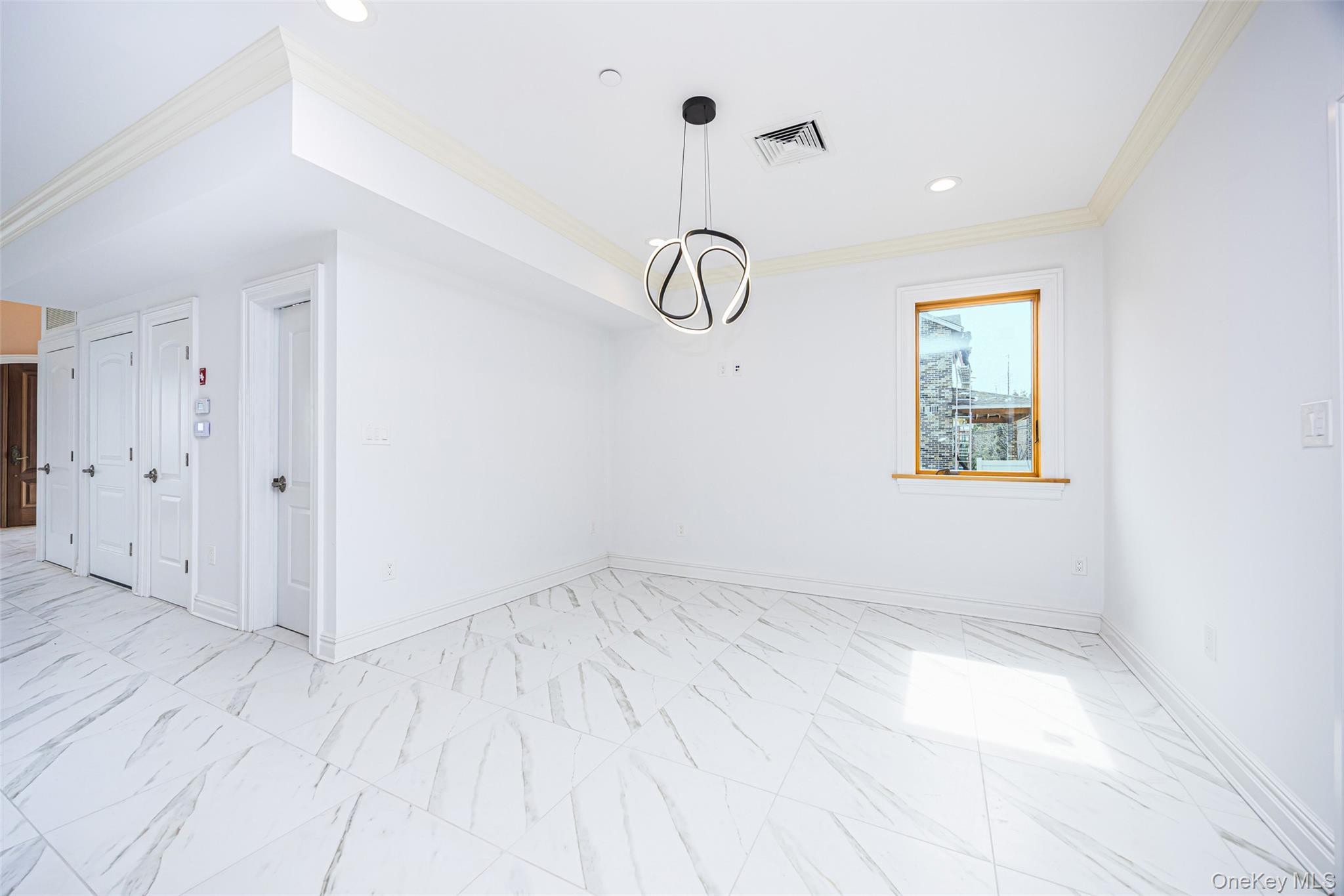 #20 photo, 10-42 Utopia Parkway, Beechhurst , NY 11357