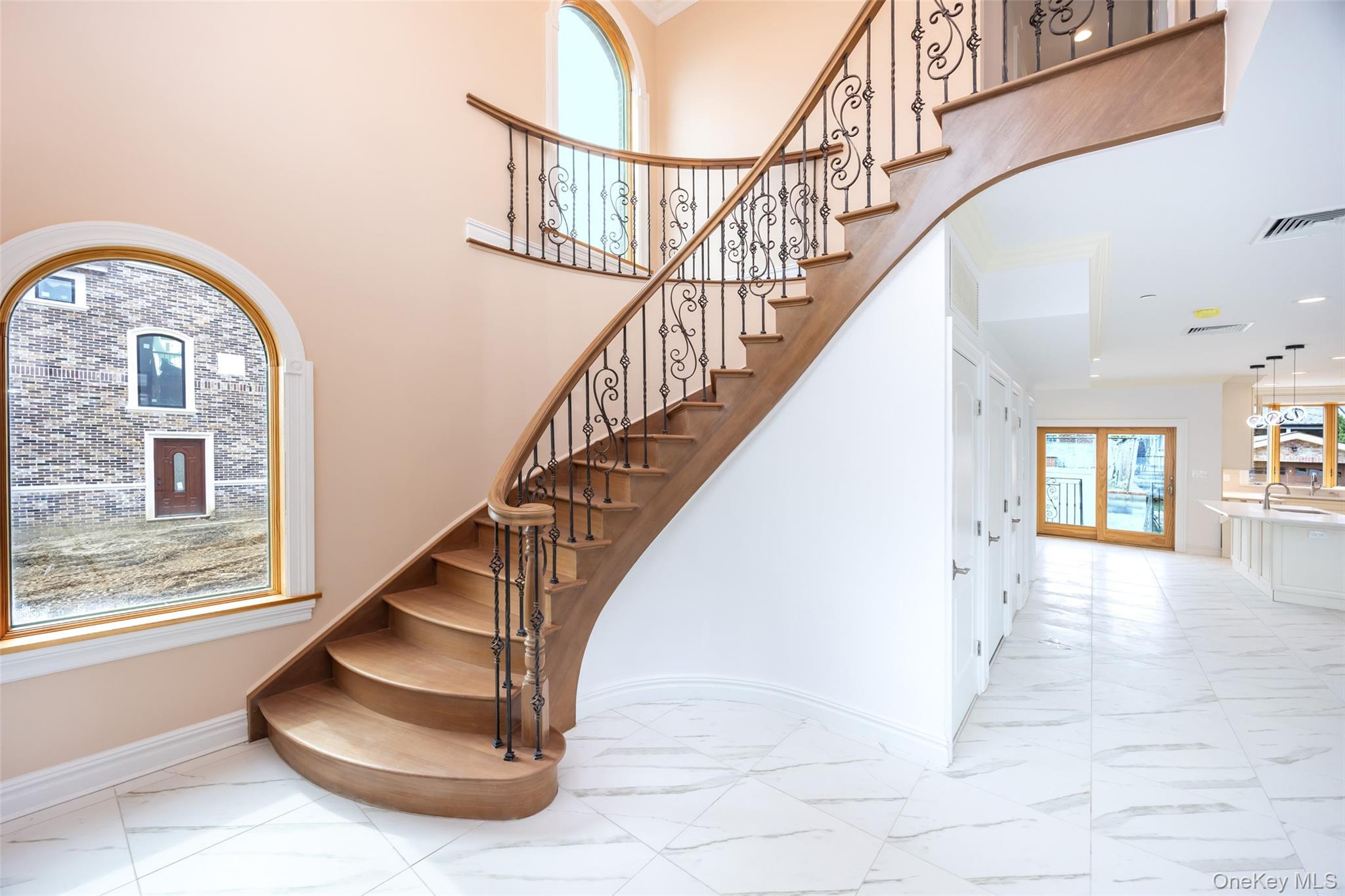 #3 photo, 10-42 Utopia Parkway, Beechhurst , NY 11357