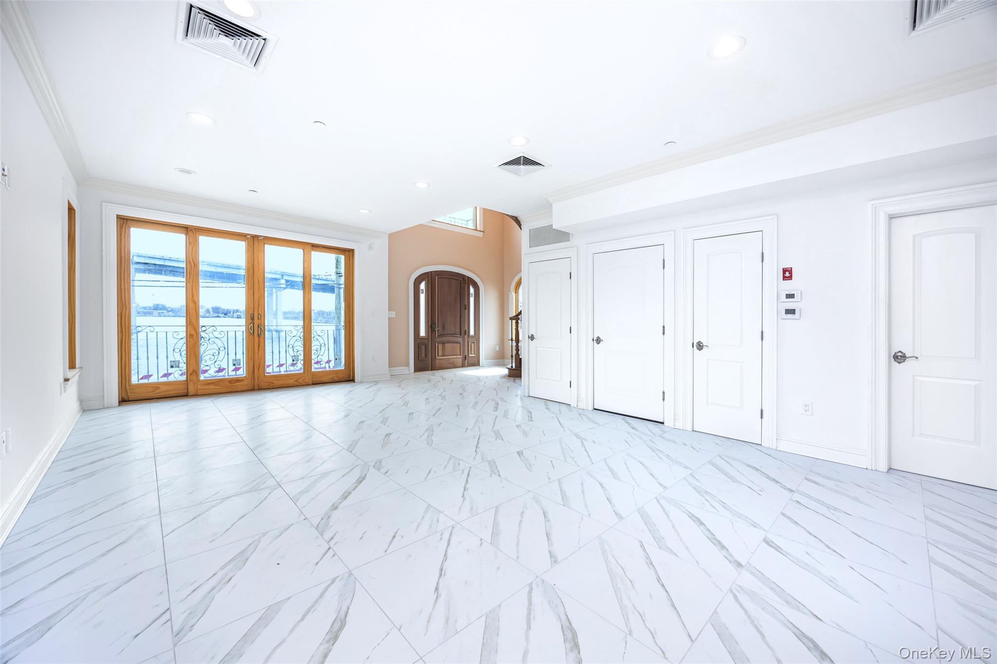 #9 photo, 10-42 Utopia Parkway, Beechhurst , NY 11357