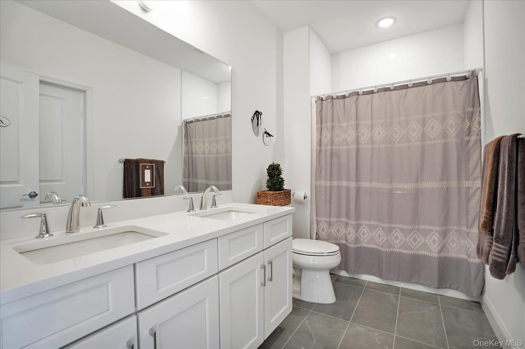 #12 photo, 272 Silver Timber Drive, সাফোক কাউন্টি Yaphank , NY 11980