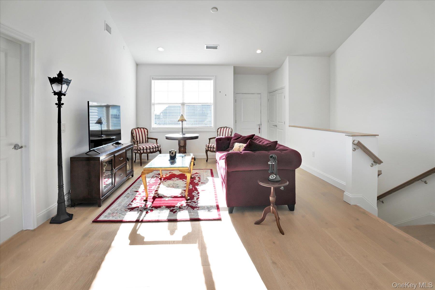 #13 photo, 272 Silver Timber Drive, সাফোক কাউন্টি Yaphank , NY 11980