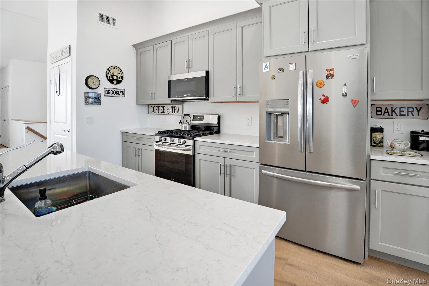 #7 photo, 272 Silver Timber Drive, সাফোক কাউন্টি Yaphank , NY 11980