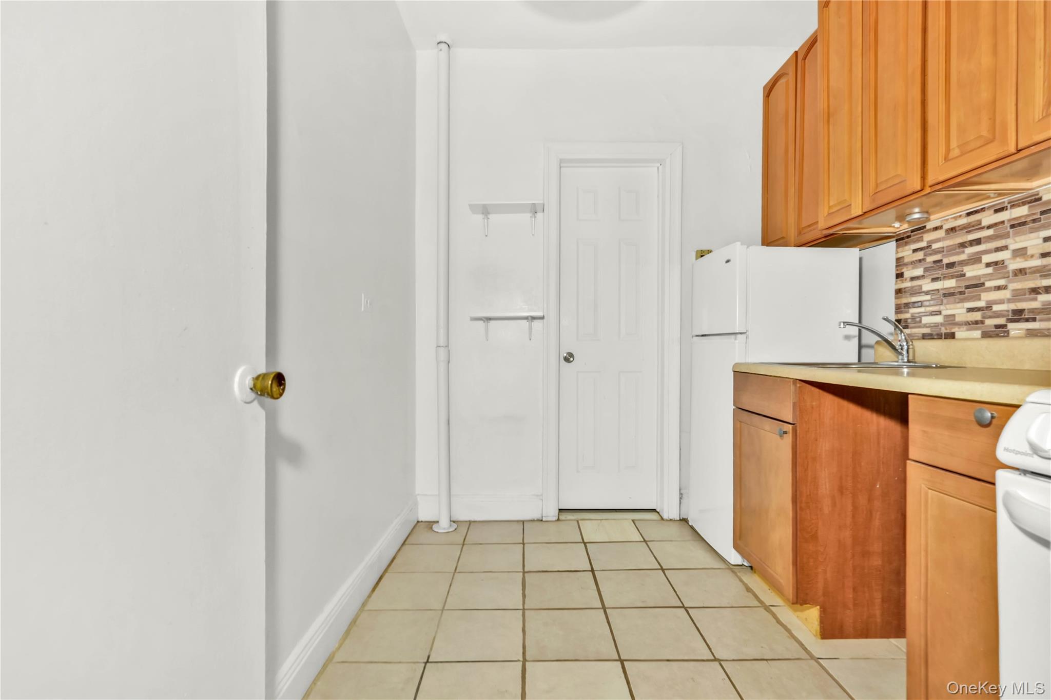 #13 photo, 211 E 88 Street, New York (Manhattan) , NY 10128