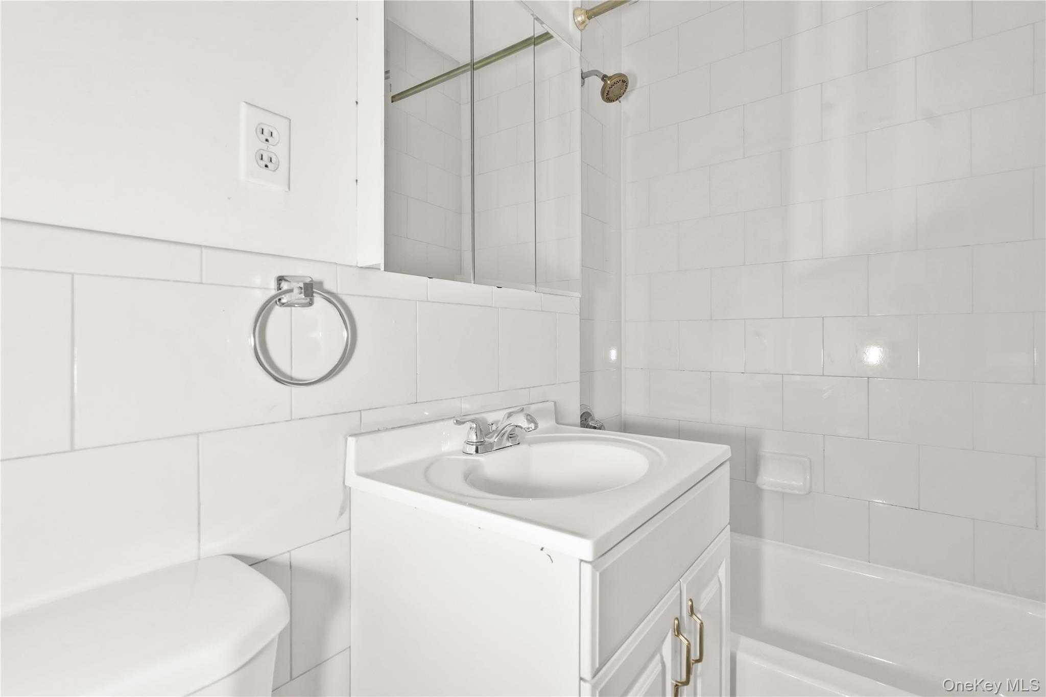 #16 photo, 211 E 88 Street, New York (Manhattan) , NY 10128