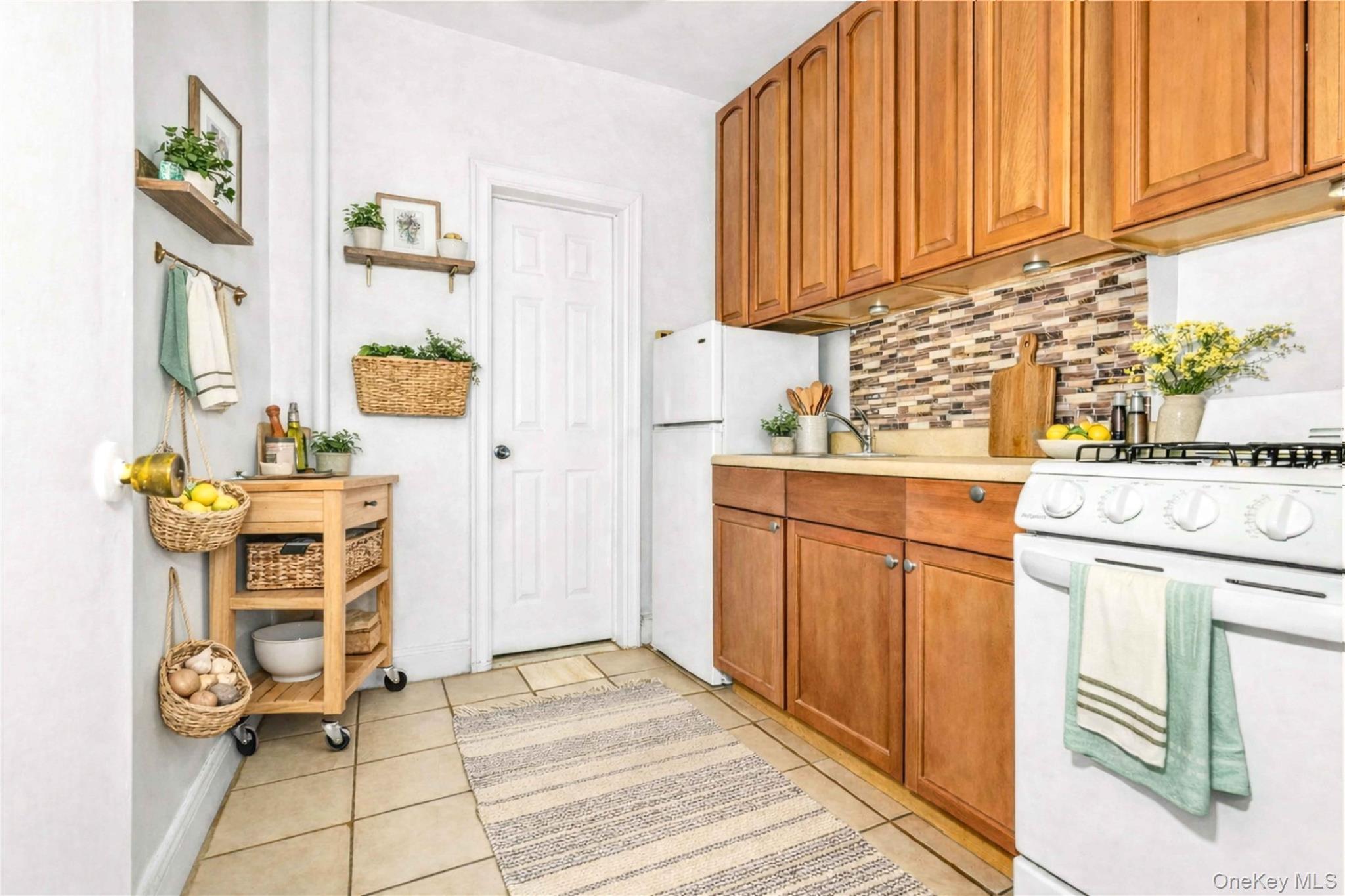 #4 photo, 211 E 88 Street, New York (Manhattan) , NY 10128