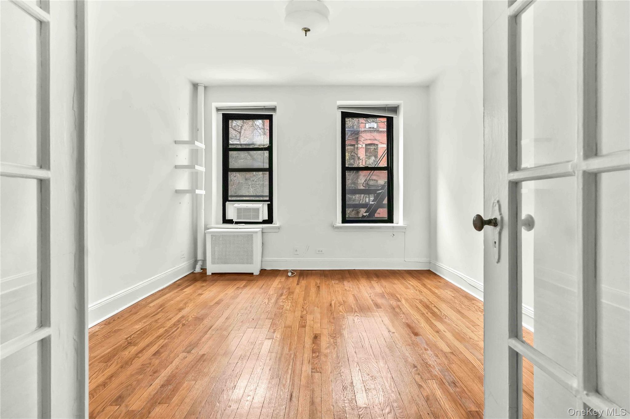 #6 photo, 211 E 88 Street, New York (Manhattan) , NY 10128