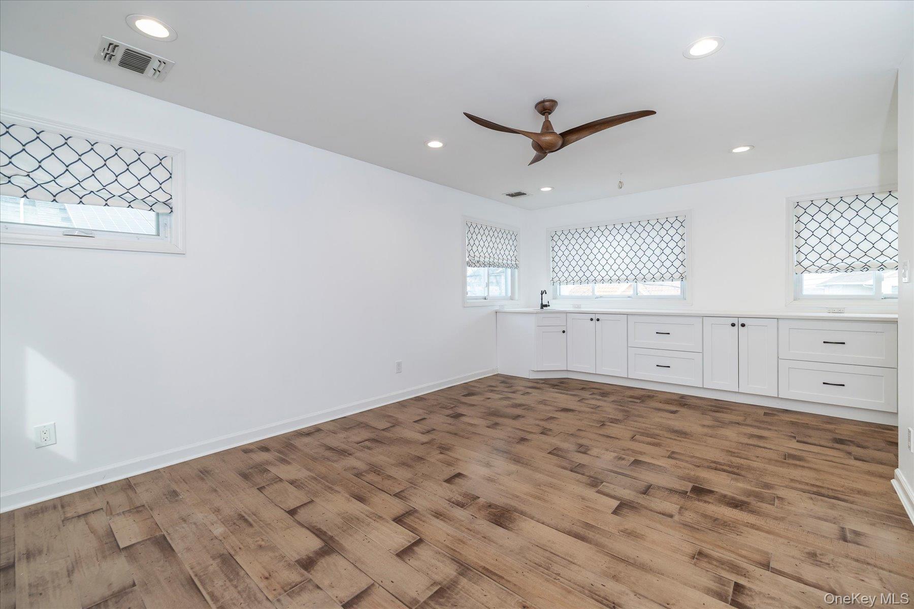 #19 photo, 105 Virginia Avenue, নাসাউ কাউন্টি Long Beach , NY 11561