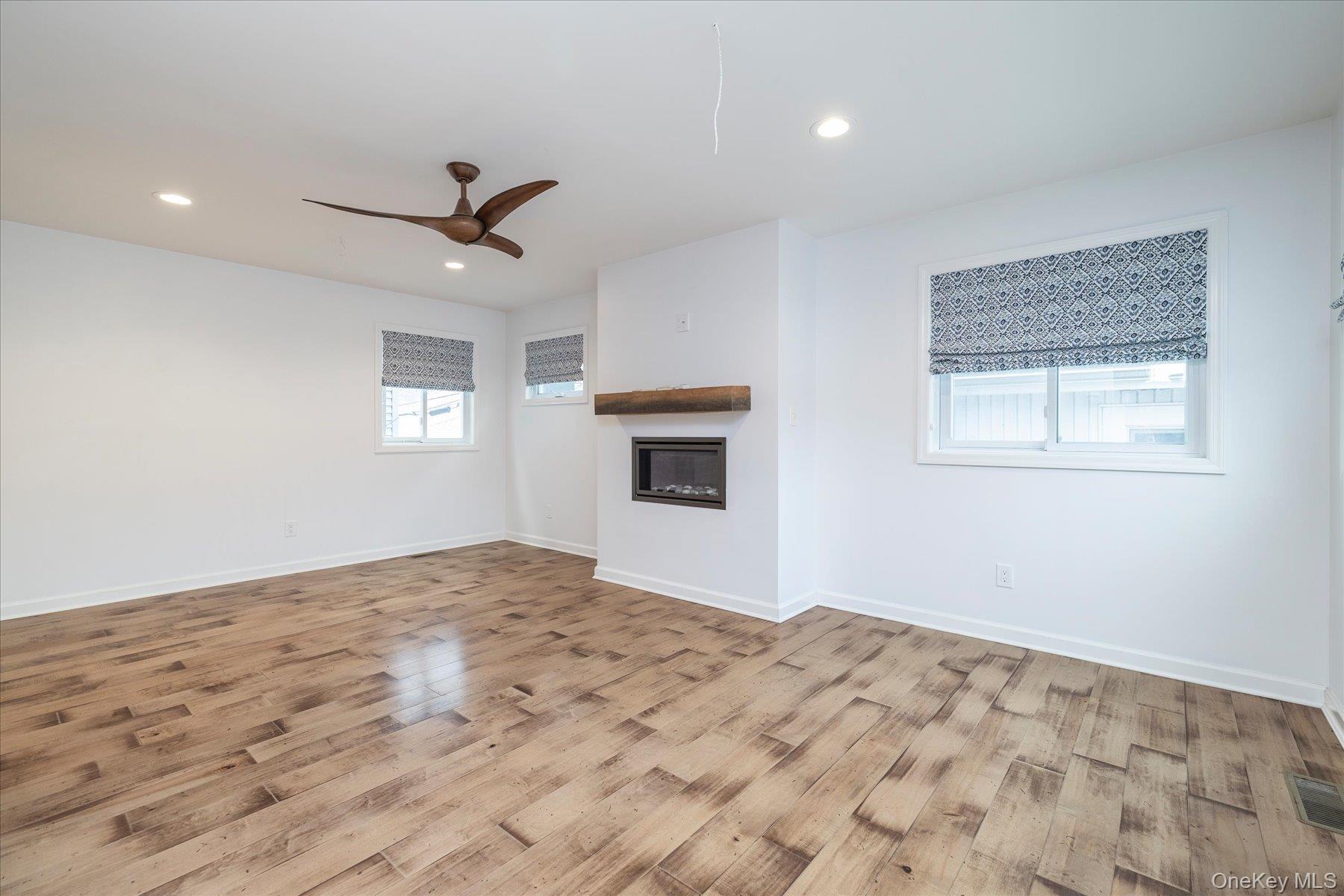 #3 photo, 105 Virginia Avenue, নাসাউ কাউন্টি Long Beach , NY 11561