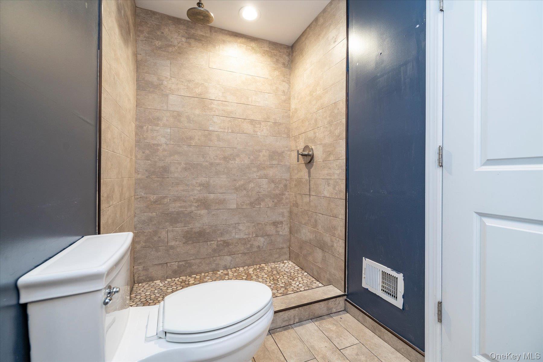 #7 photo, 105 Virginia Avenue, নাসাউ কাউন্টি Long Beach , NY 11561