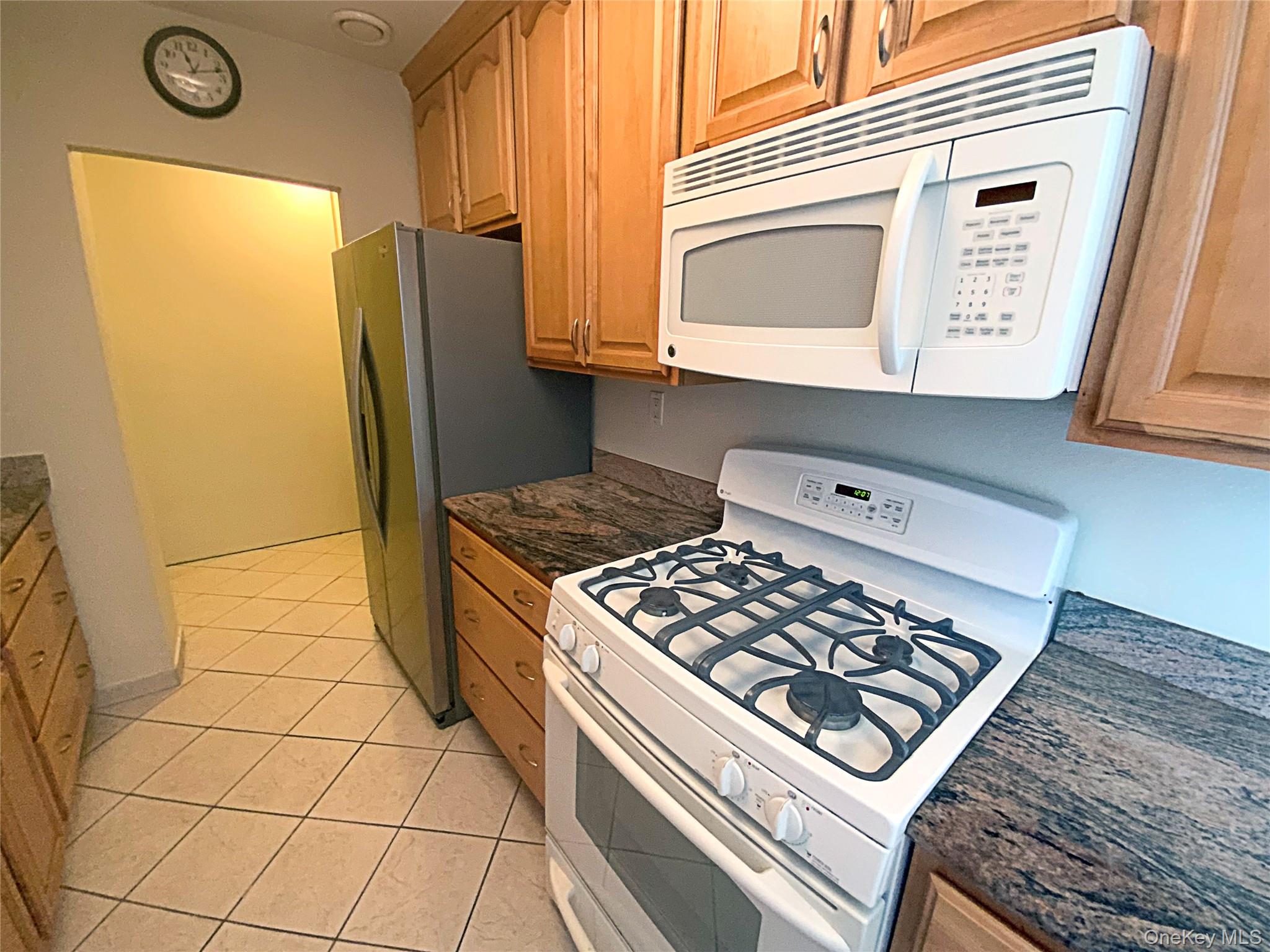 #7 photo, 26910 Grand Central Parkway, קווינס Floral Park , NY 11005