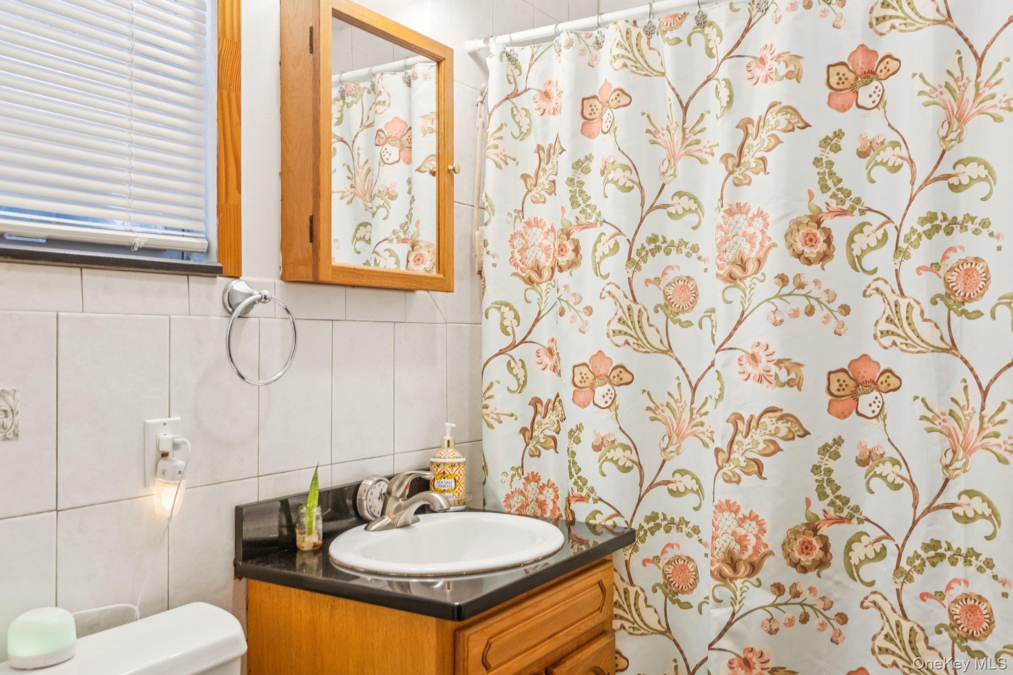 #17 photo, 45-09 104th Street, কুইন্‌স Corona , NY 11368