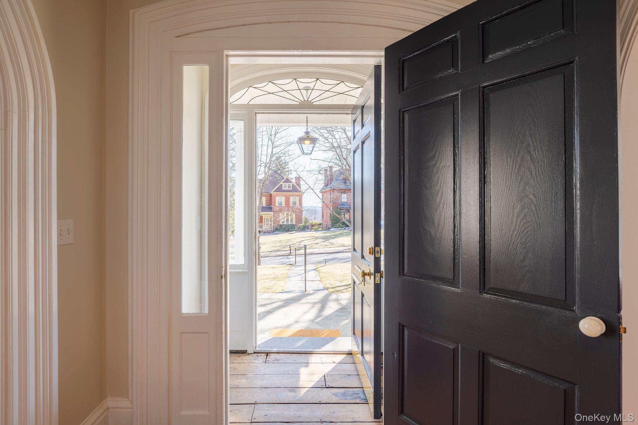 #5 photo, 45 W Chestnut Street, Kingston , NY 12401