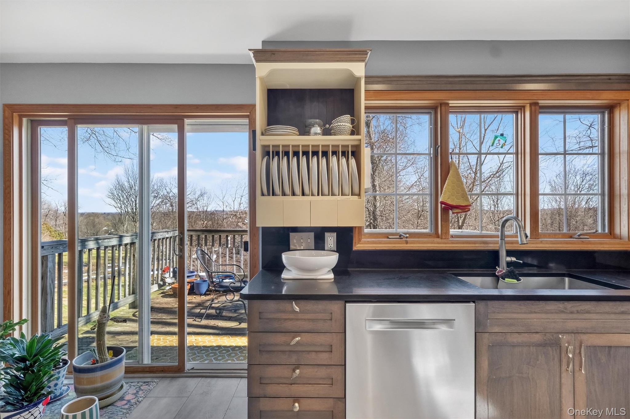 #20 photo, 15 Meadow Drive, Red Hook , NY 12571