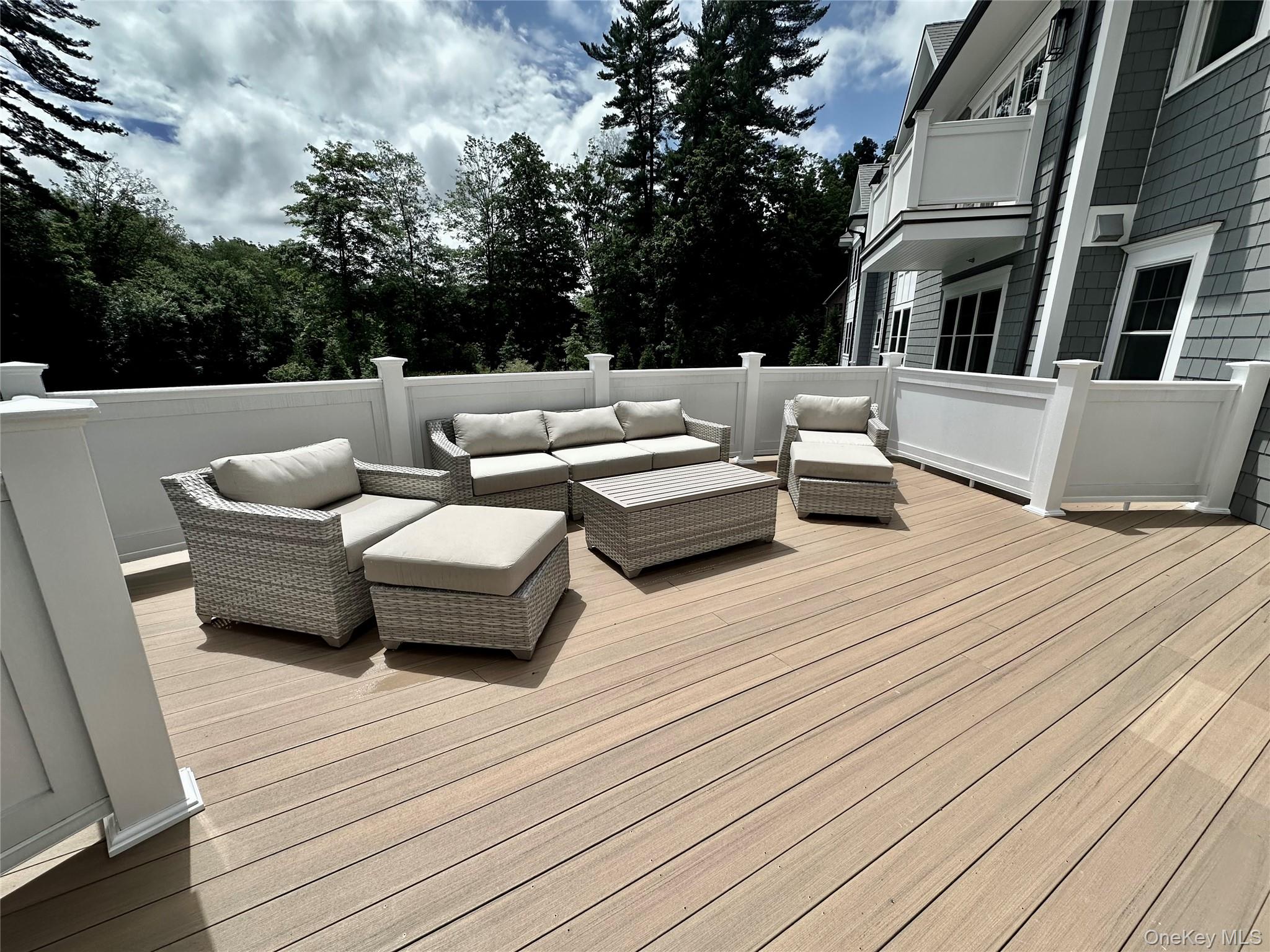 #7 photo, 585 Main Street, Armonk , NY 10504