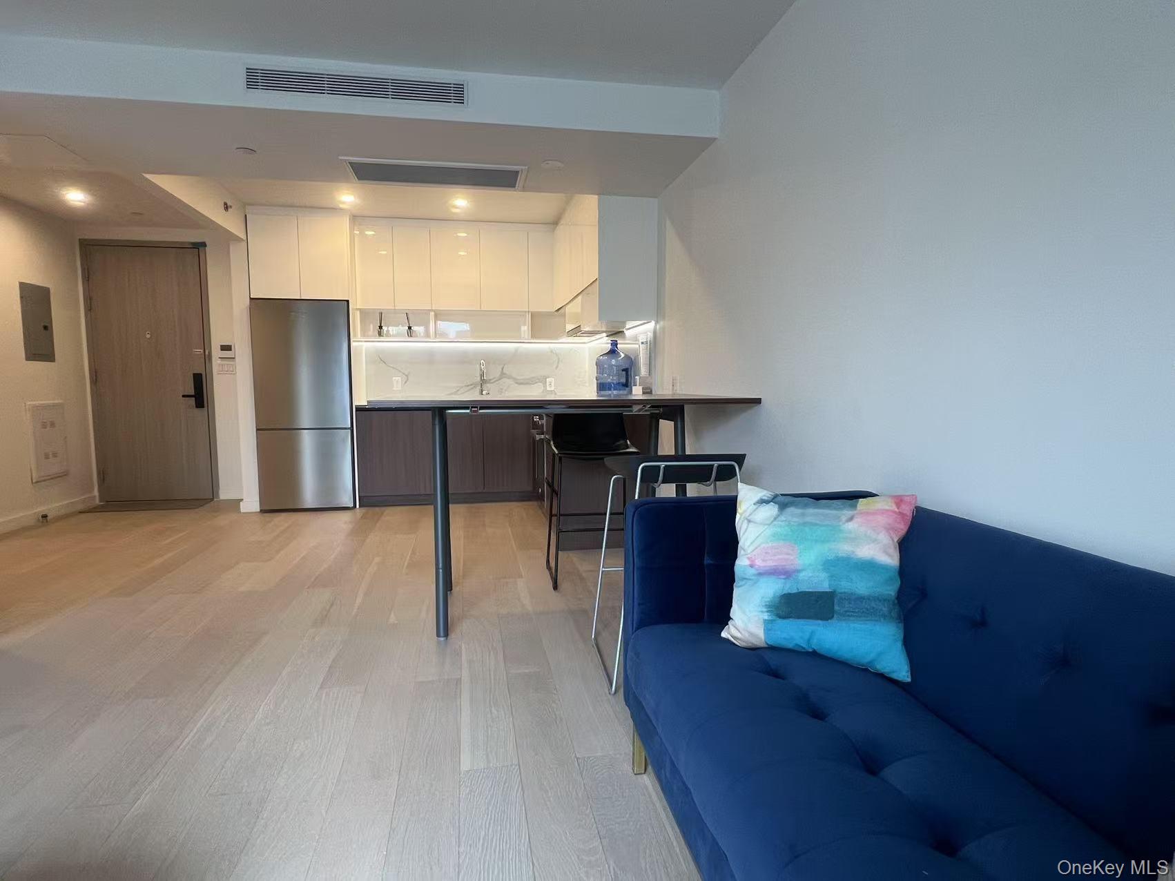 #5 photo, 14449 Northern Boulevard, Flushing , NY 11354