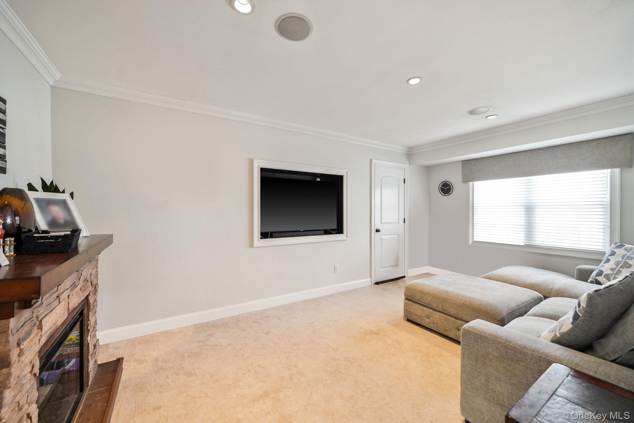 #10 photo, 6 Madsen Court, Mount Sinai , NY 11766