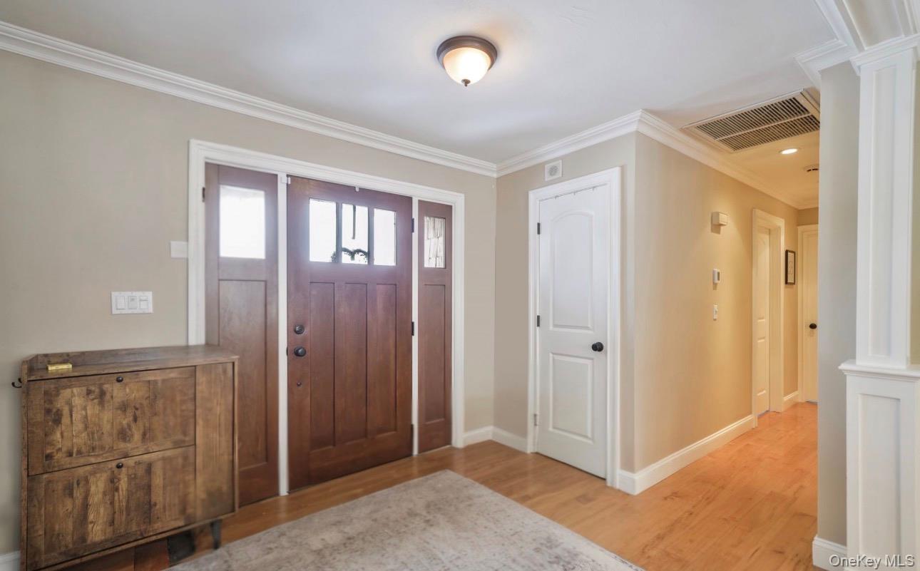 #2 photo, 6 Madsen Court, Mount Sinai , NY 11766