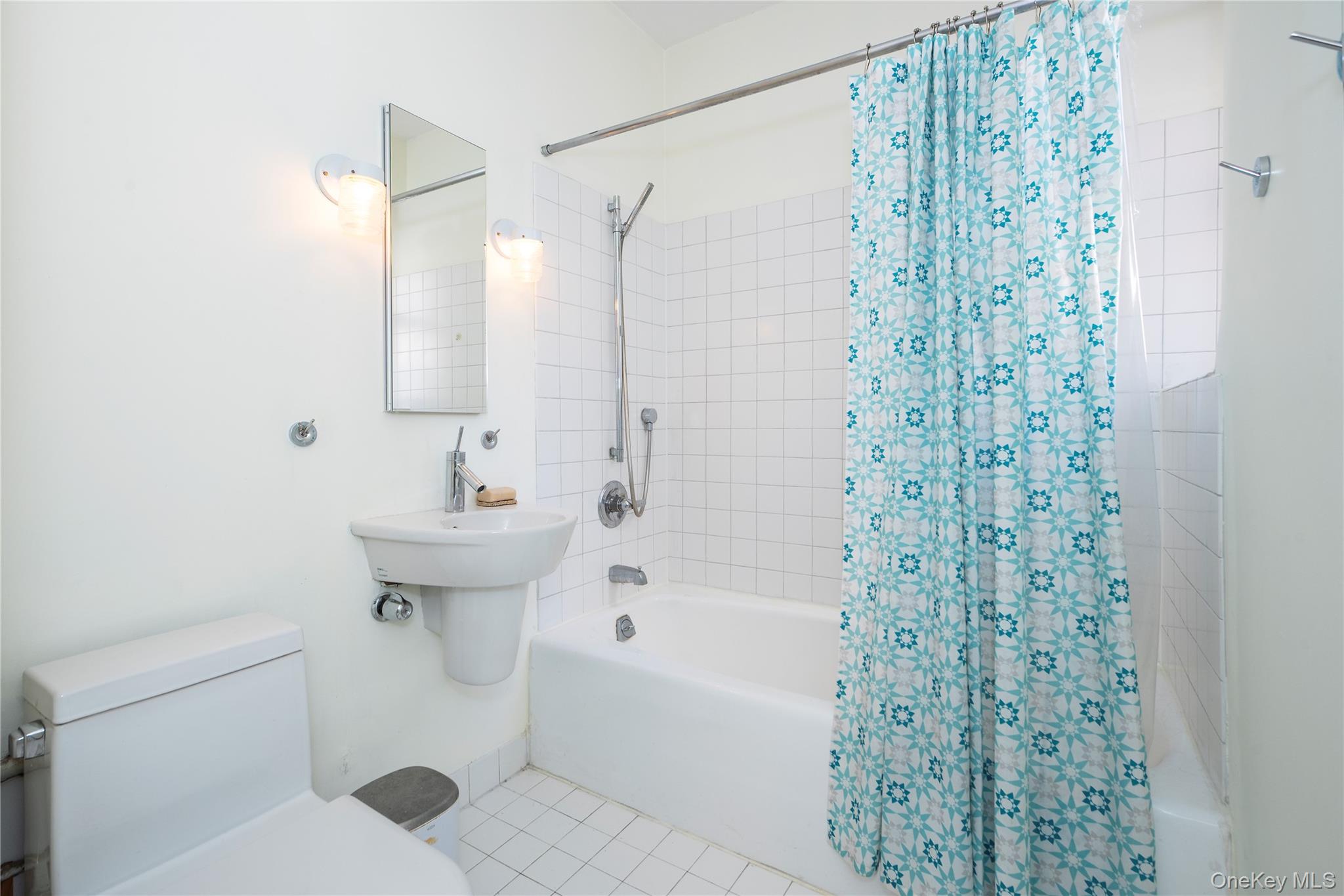 #7 photo, 3424 82nd Street, Jackson Heights , NY 11372