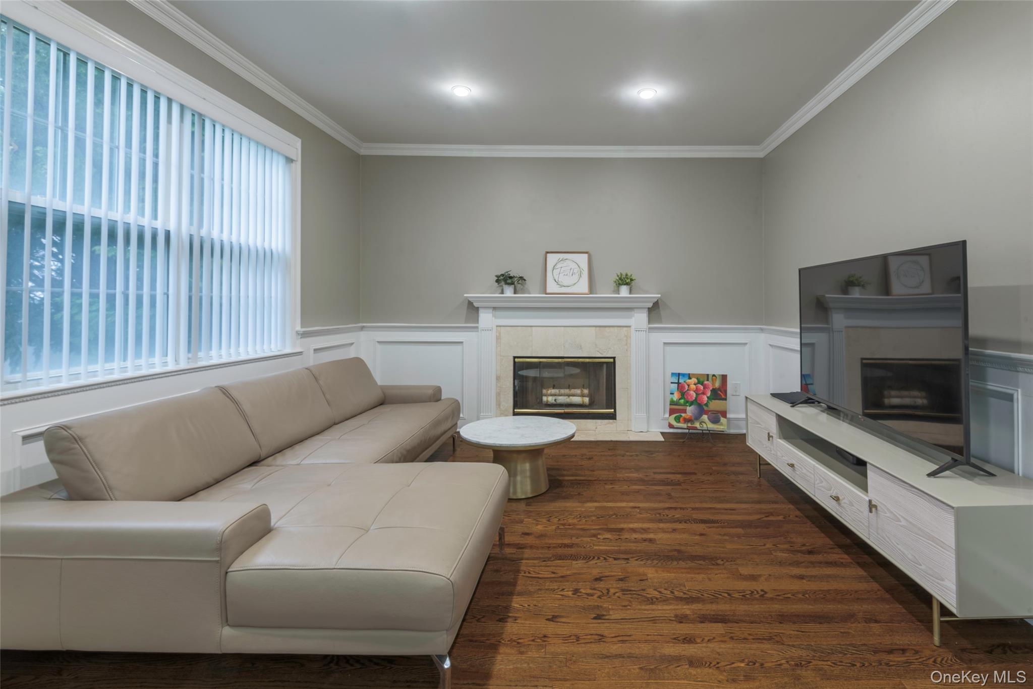 #17 photo, 161 Cranberry Court, Melville , NY 11747