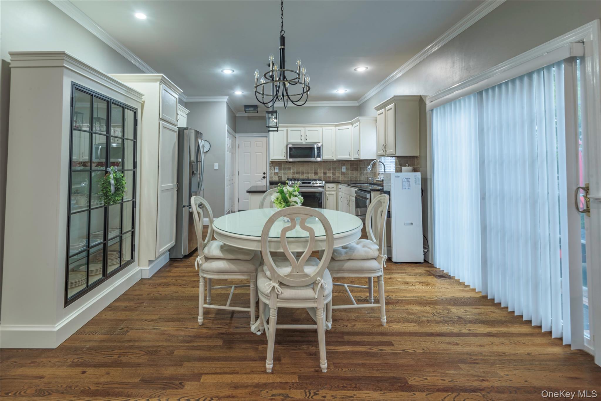 #19 photo, 161 Cranberry Court, Melville , NY 11747