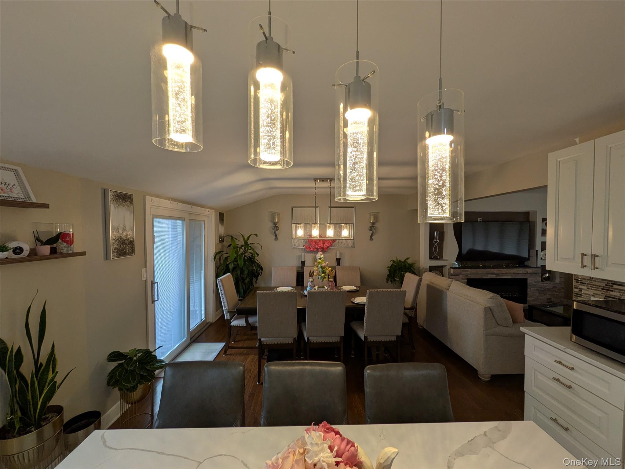 #12 photo, 86 New Highway, 東長島 康马克 Commack , NY 11725